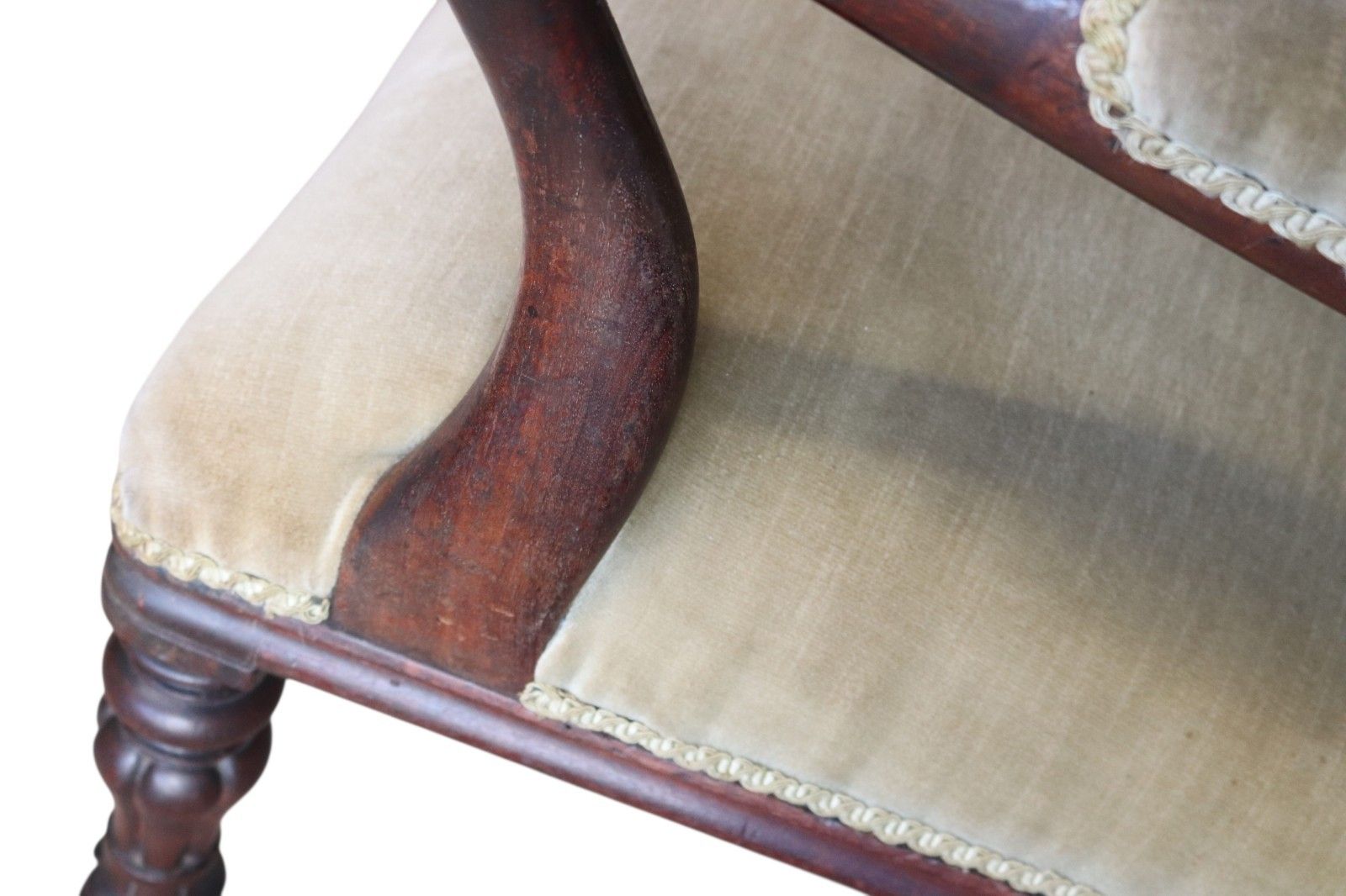 photo vintage Antique Victorian Scroll Back Armchair  Mahogany Button Back Library Chair 19thc