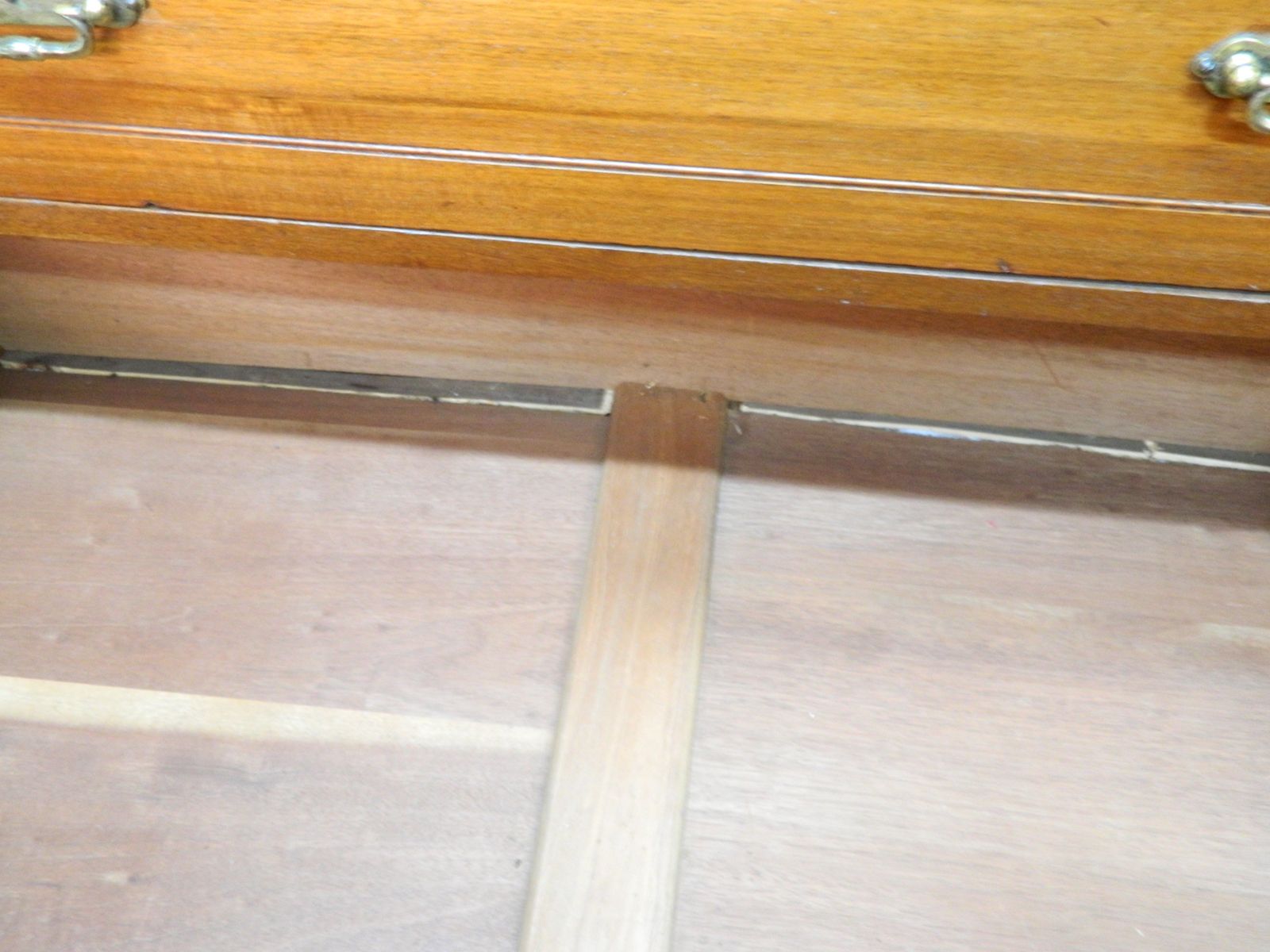 photo vinterior Blyth And Sons Victorian Walnut Chest Of Drawers