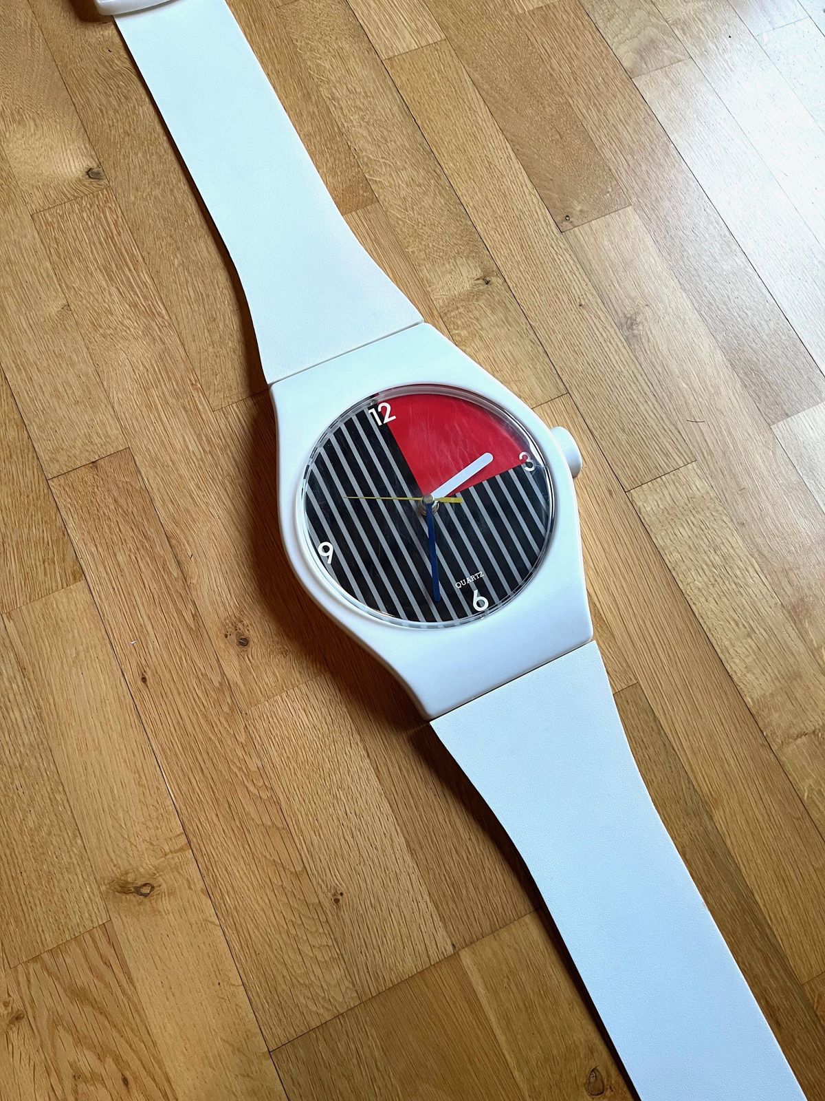 Rare Postmodern 80s White Colorful Dial Xl Memphis Age Wall Clock In Wrist Watch Shape photo vinterior
