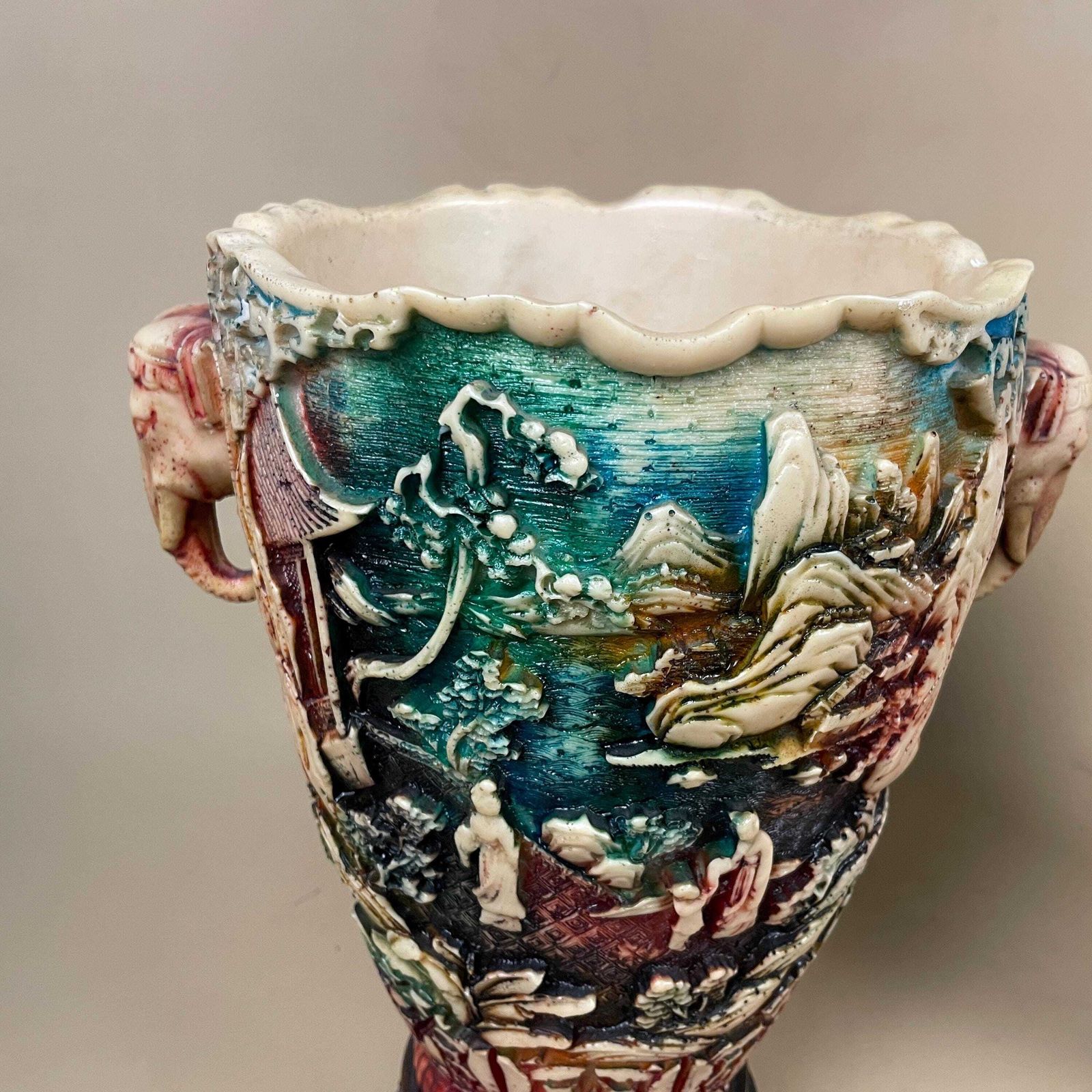 59.0 Vintage Oriental Resin Vases Chinese Figurines Elephant Carved Asian Decor Pots Flower Display Green Red Home Decor Display Ornaments photo