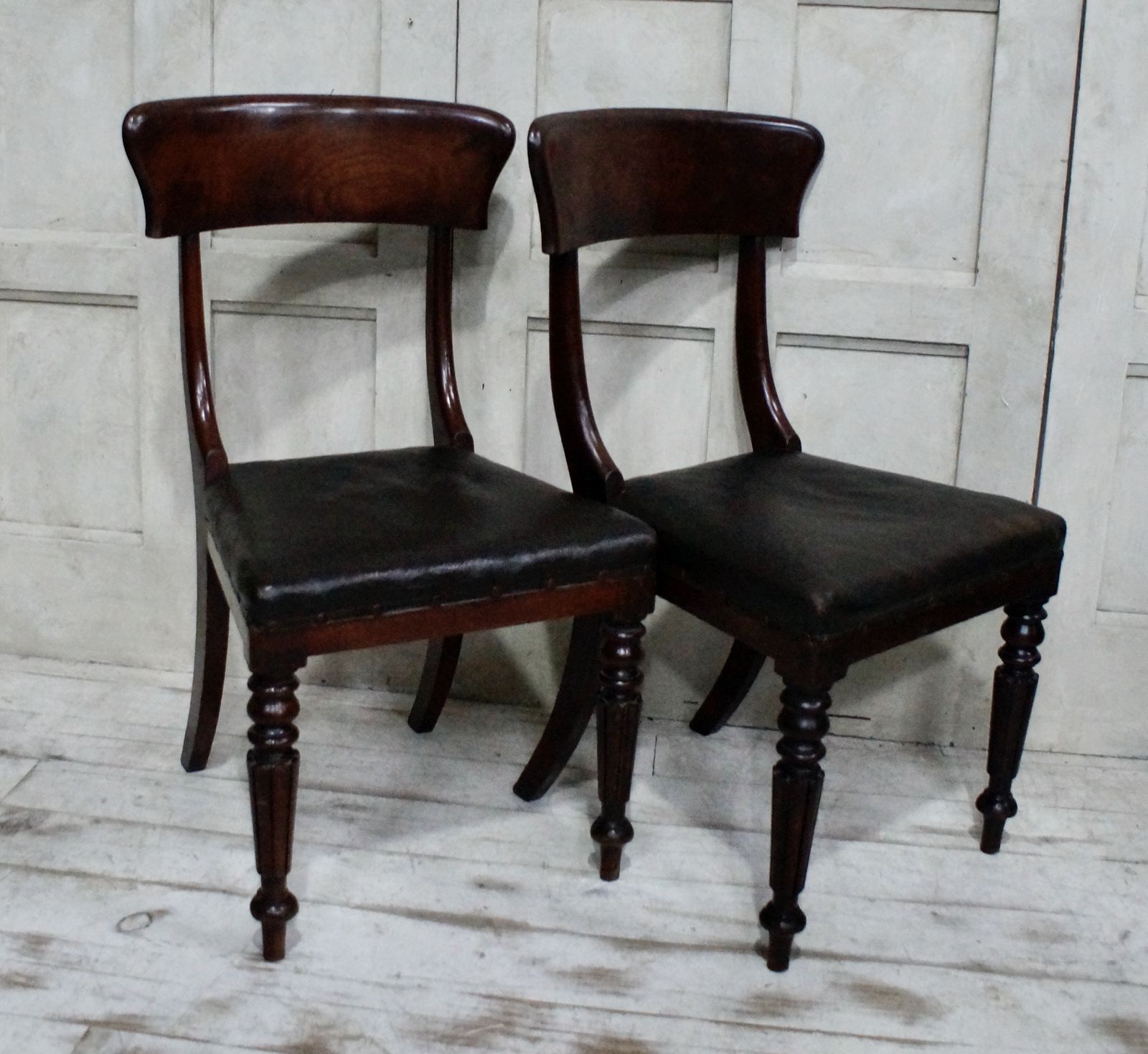 photo furniture Pair Of Regency Mahogany & Oilcloth Chairs