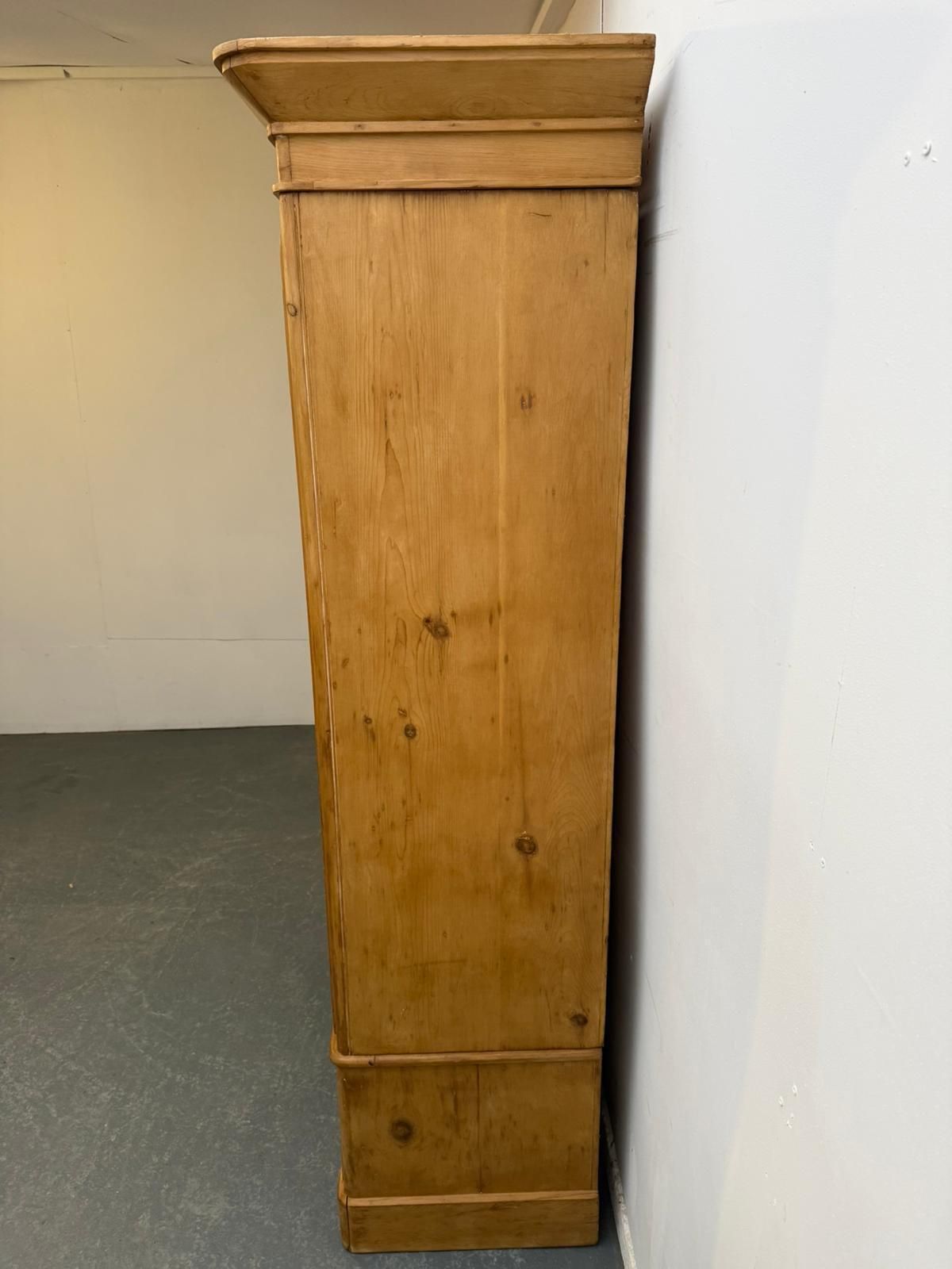 A Super Victorian Pine Classic English 4 Piece Wardrobe photo 995.0
