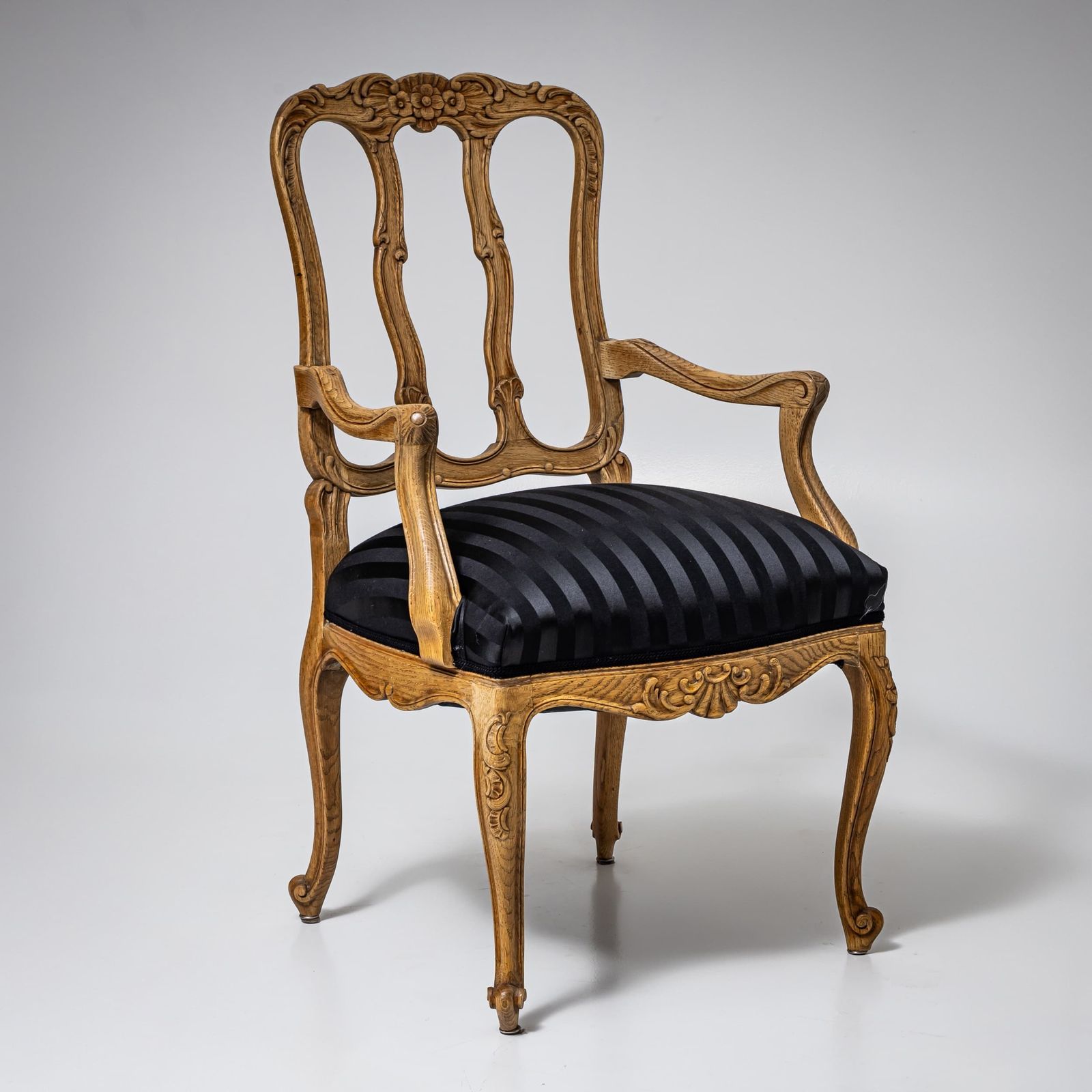 photo vinterior Set Van Zes Stoelen En Twee Fauteuils In Louis XV Stijl, 20e Eeuw