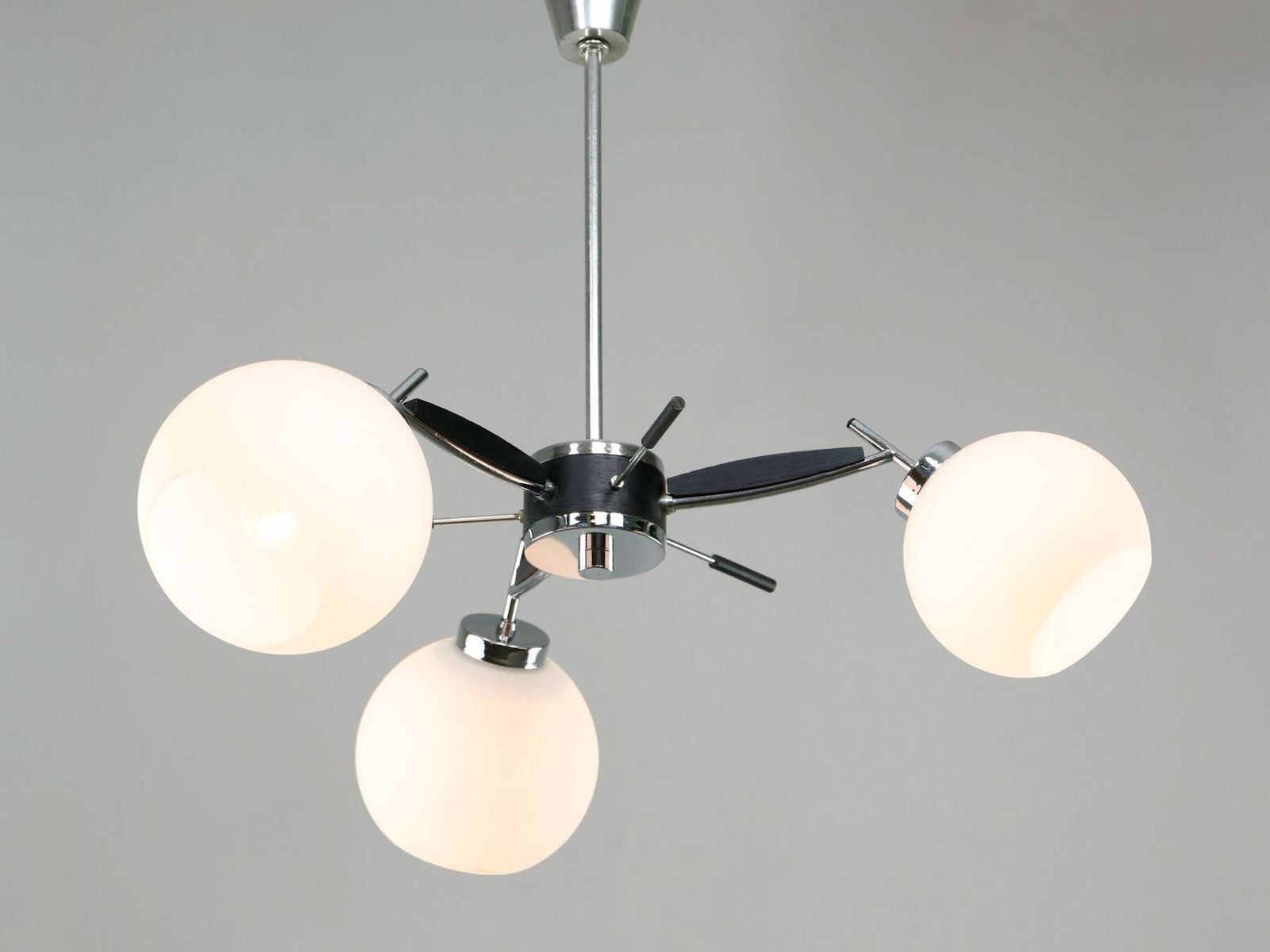 photo vinterior Space Age Italian Chrome And Opaline Chandelier, 1970s