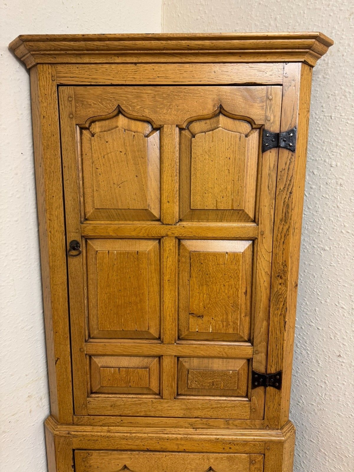 Outstanding Quality Light Oak Panelled Corner Cupboard photo vintage