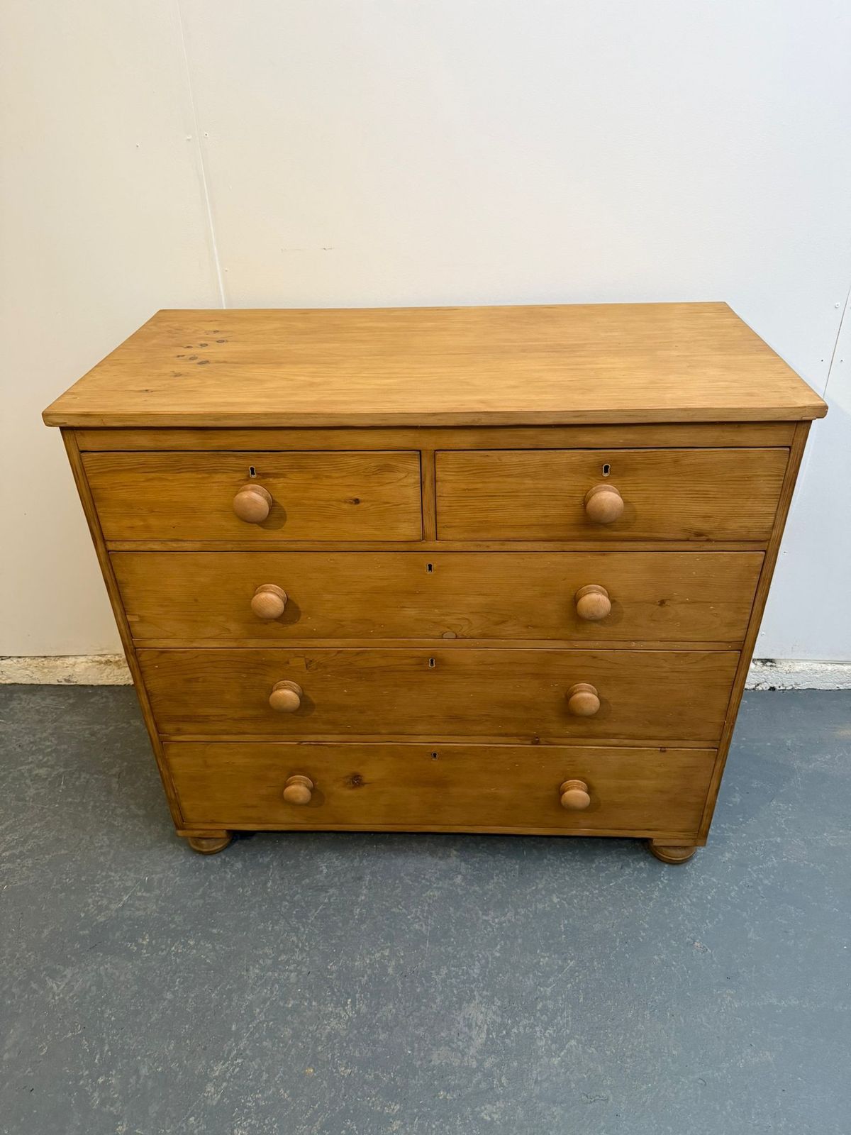 A Fabulous Pine Victorian Large Waxed 5 Drawer Chest Of Drawers photo furniture