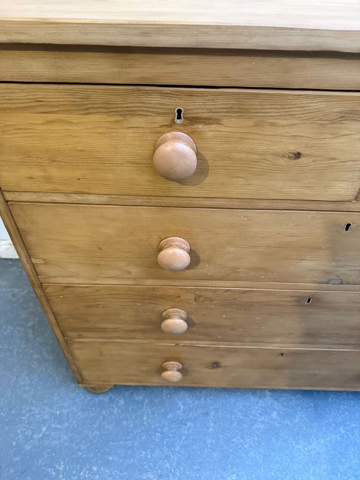 A Fabulous Pine Victorian Large Waxed 5 Drawer Chest Of Drawers photo for sale