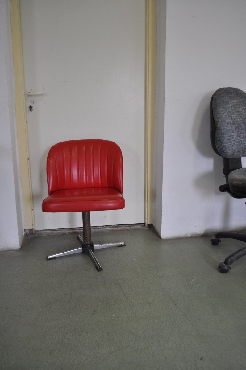 Red Leatherette Swivel Chair, 1950s photo furniture