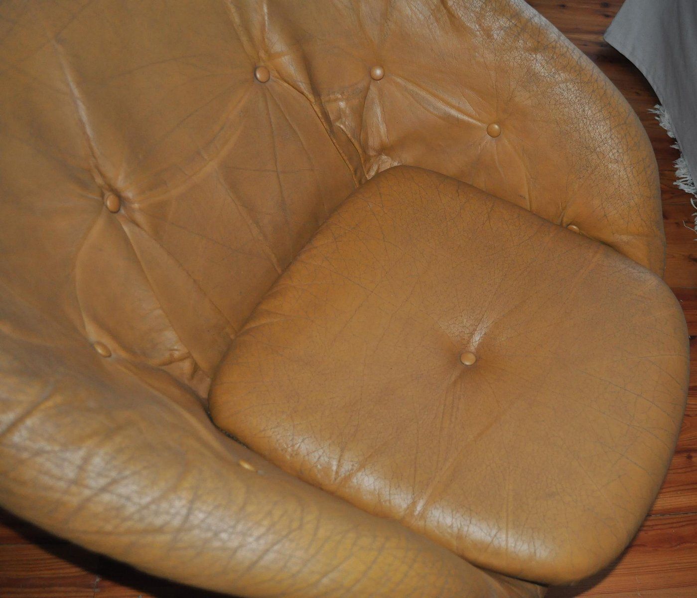 French Plastic Club Chairs By Rafael Raffel, 1970s, Set Of 2 photo vinterior