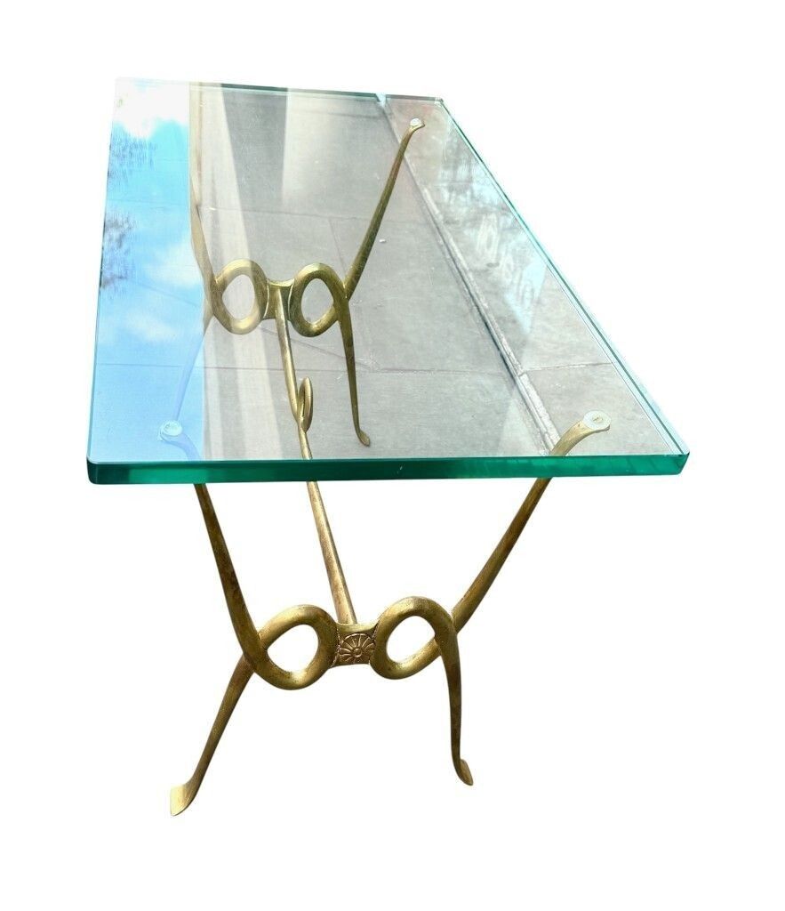 An Italian 1950s Fontana Arte Style Brass And Thick Glass Cocktail Table By Janetti, Florence photo for sale