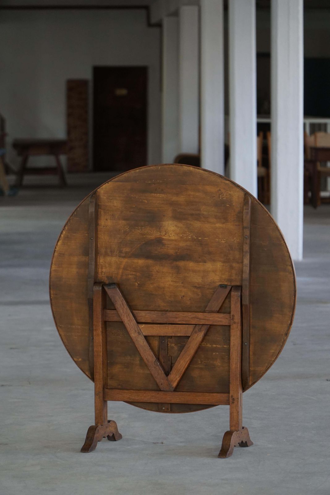 1670.0 19th Century French Vigneron Round Tilt Top Table With Floral Textile Top photo