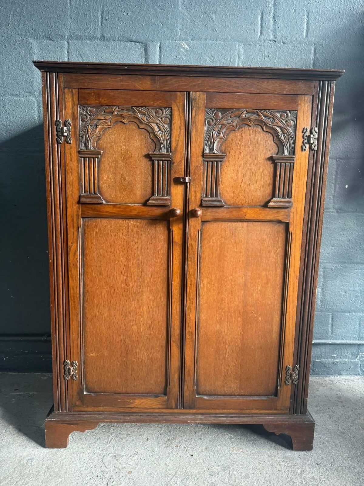 Antique Vintage Carved Mens Small Double Hallrobe/Wardrobe Ready To Be Upcycled