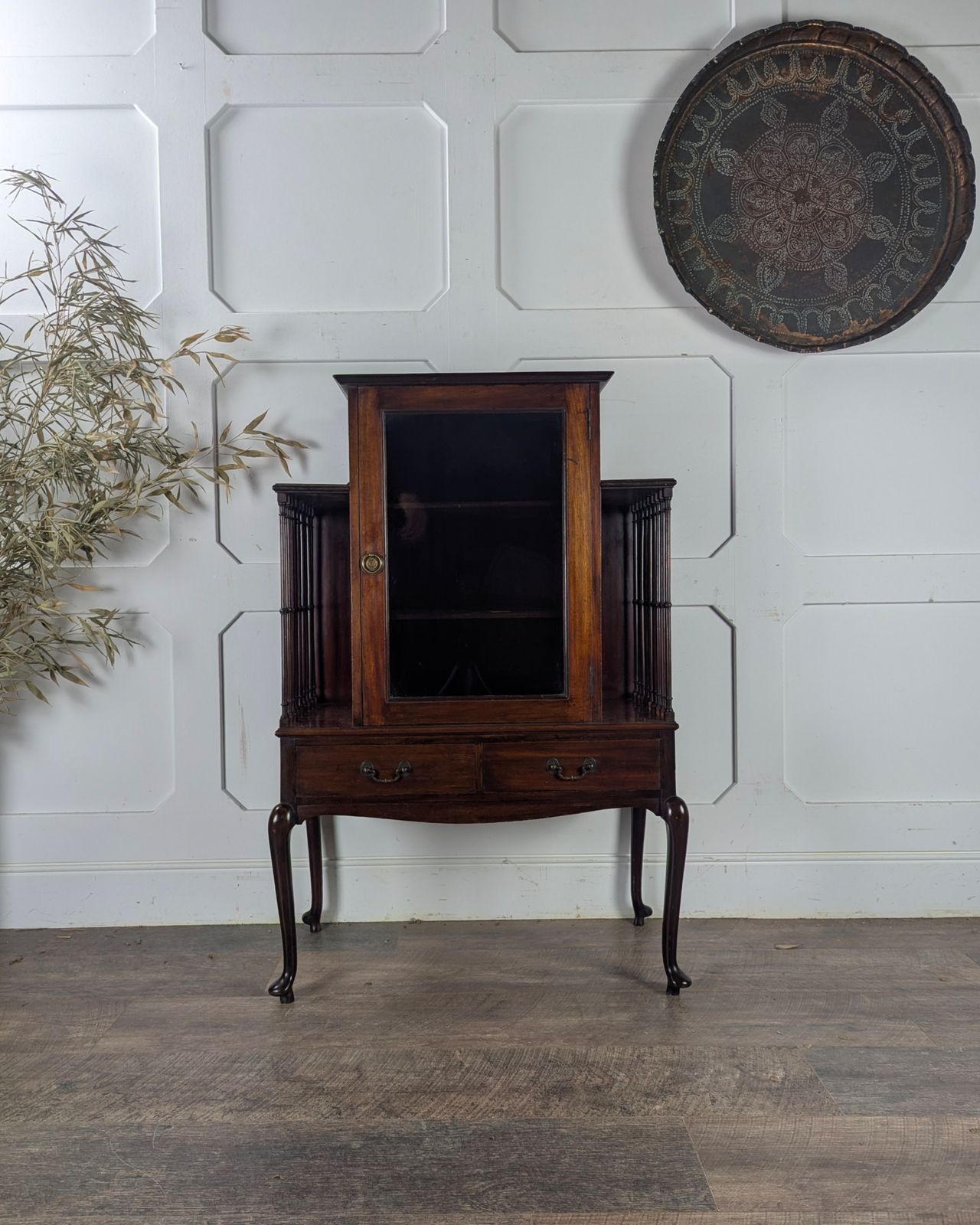 Early 20th Century Mahogany Music Or Display Cabinet photo vinterior