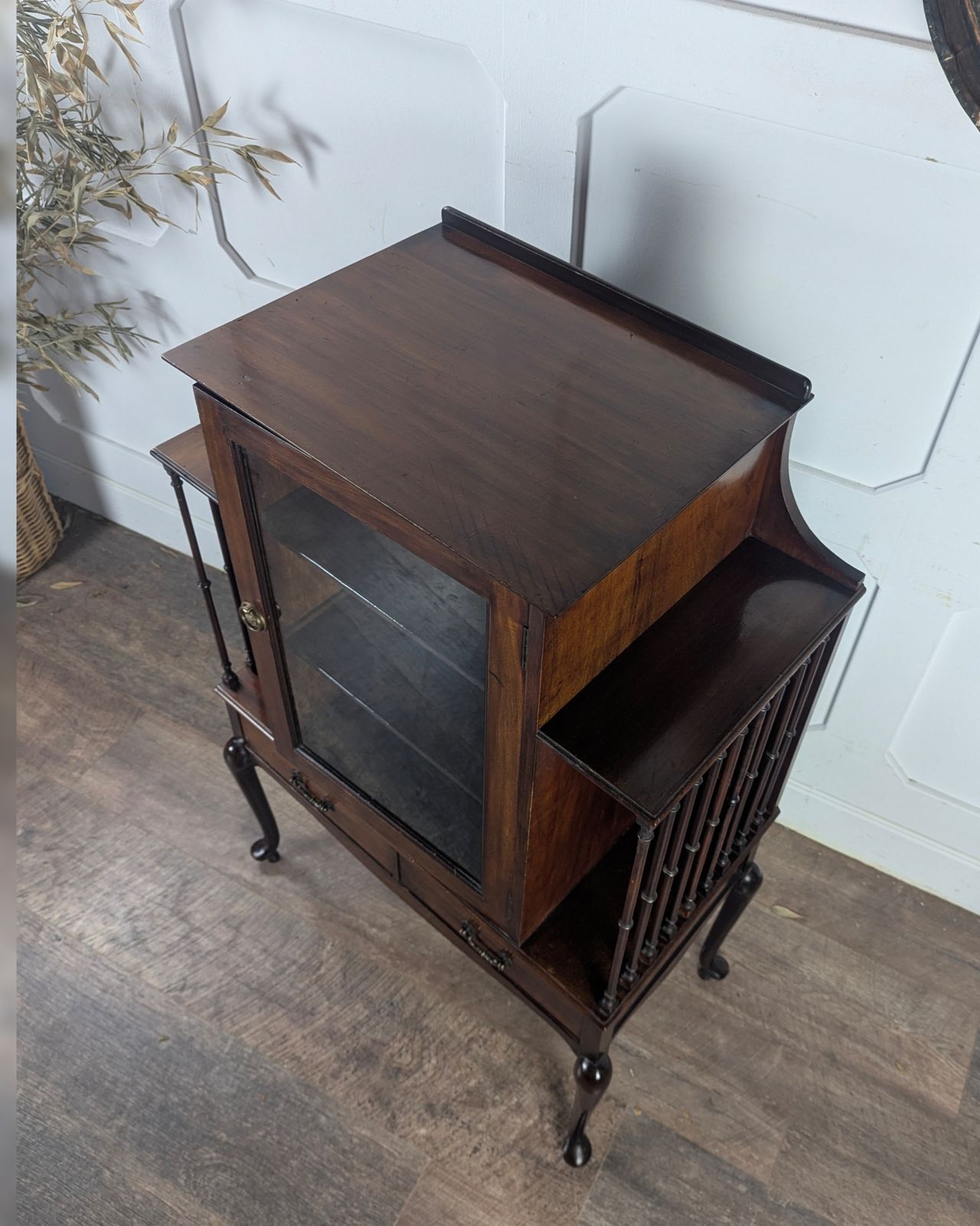 photo vinterior Early 20th Century Mahogany Music Or Display Cabinet