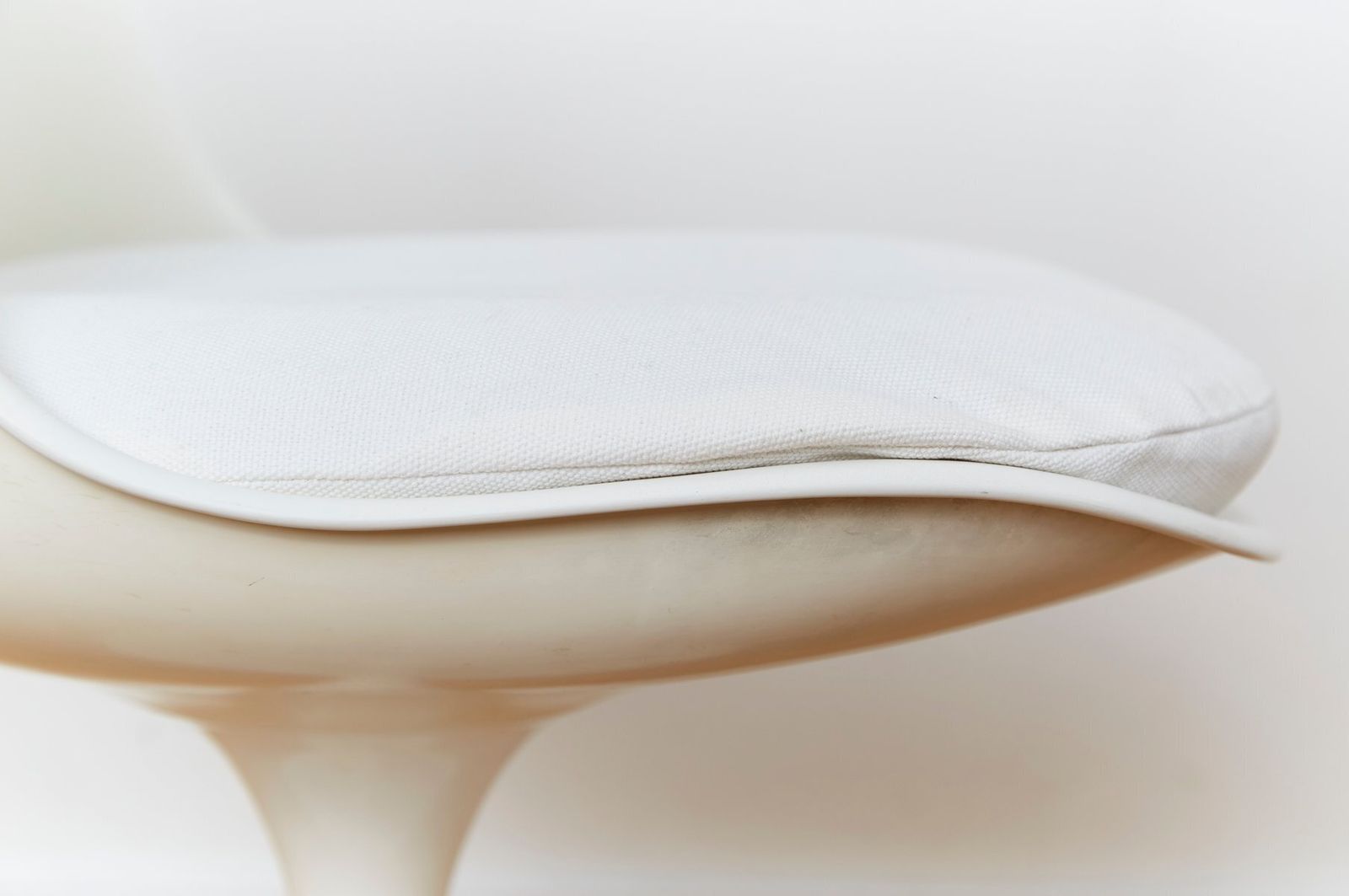 photo buy No. 151 Tulip Chair By Ero Saarinen For Knoll International, 1970s