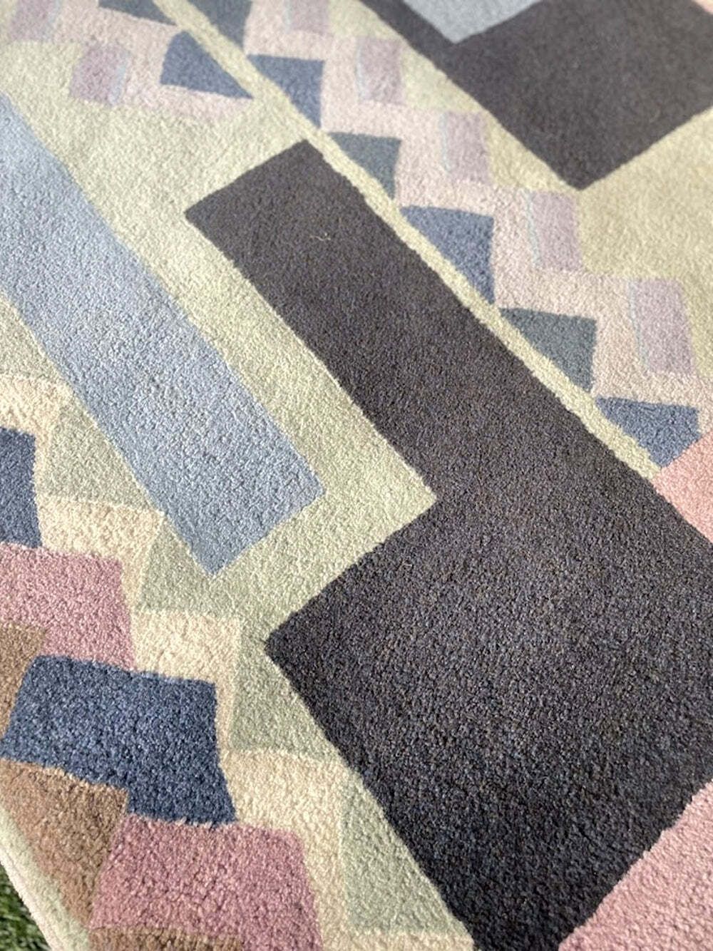 Tisca Geometric Pattern Hand Tufted Wool Rug, Signed “Iles”, France, 1990s photo vinterior