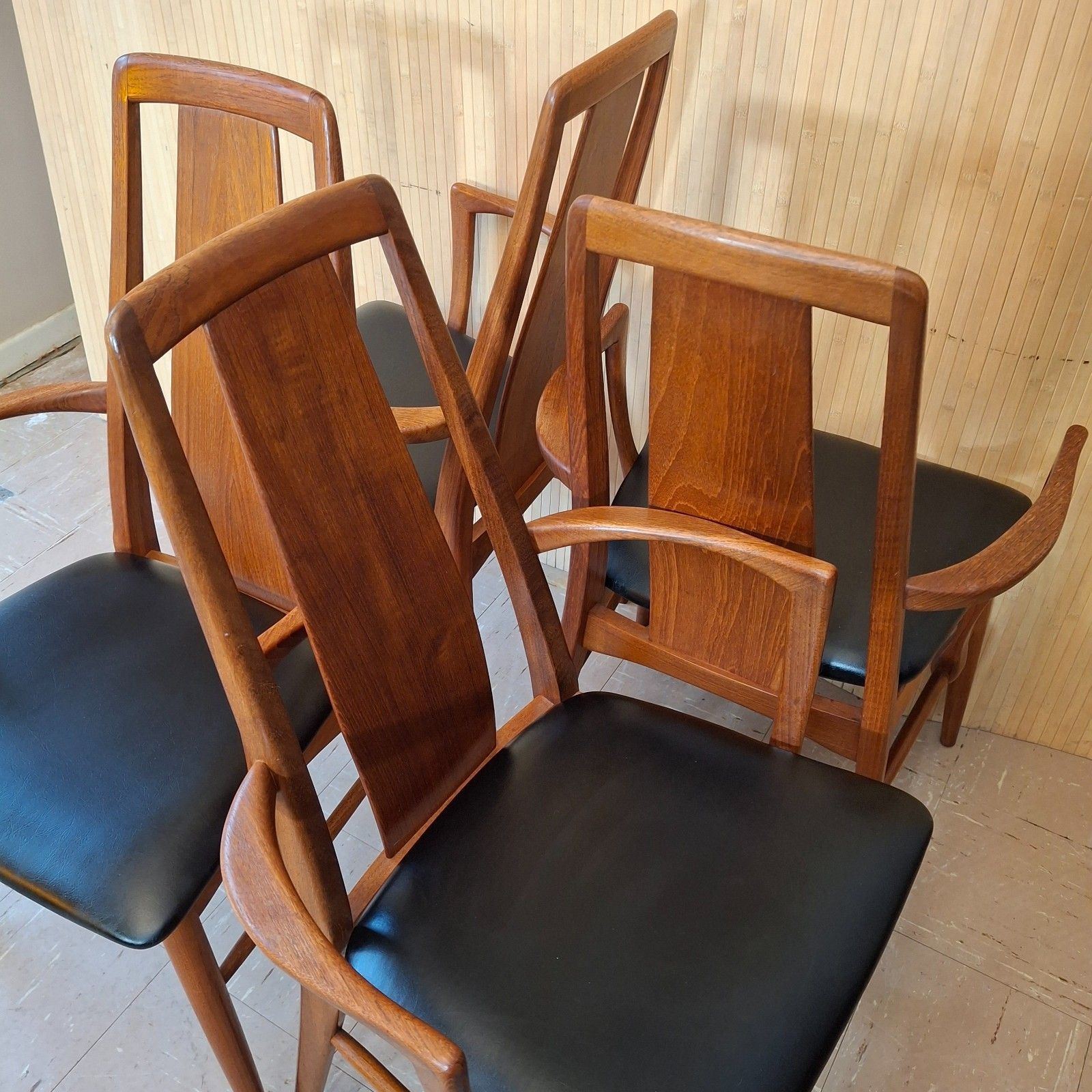 photo furniture Fab Vintage Set Of 4 Danish Teak Niels Koefoed Eva Dining Carver Chairs Black