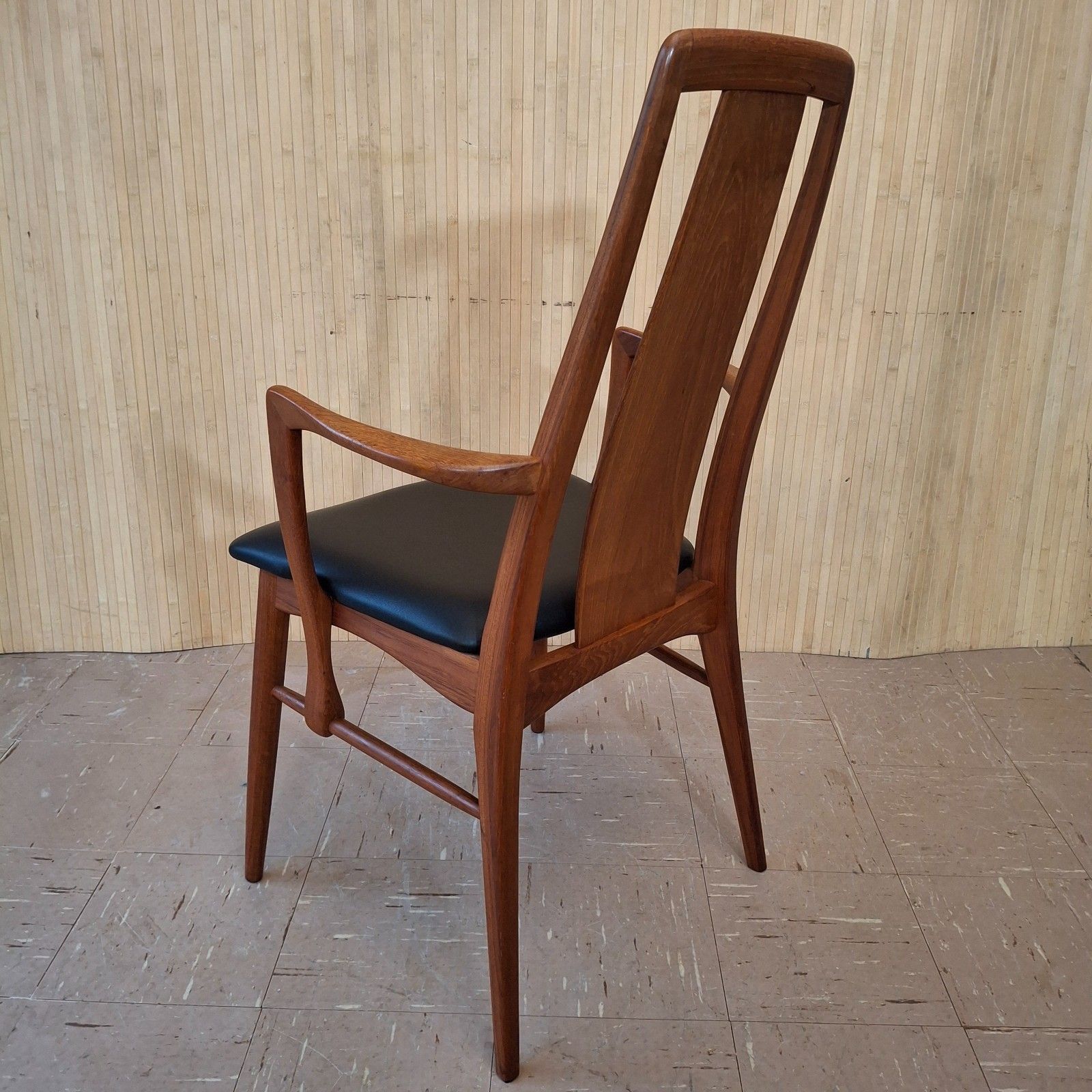 photo vintage Fab Vintage Set Of 4 Danish Teak Niels Koefoed Eva Dining Carver Chairs Black