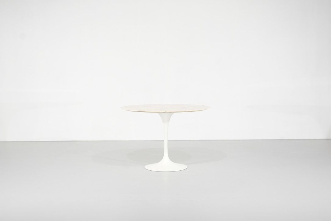 Dining Table Tulip Marble By Eero Saarinen For Knoll International. photo for sale