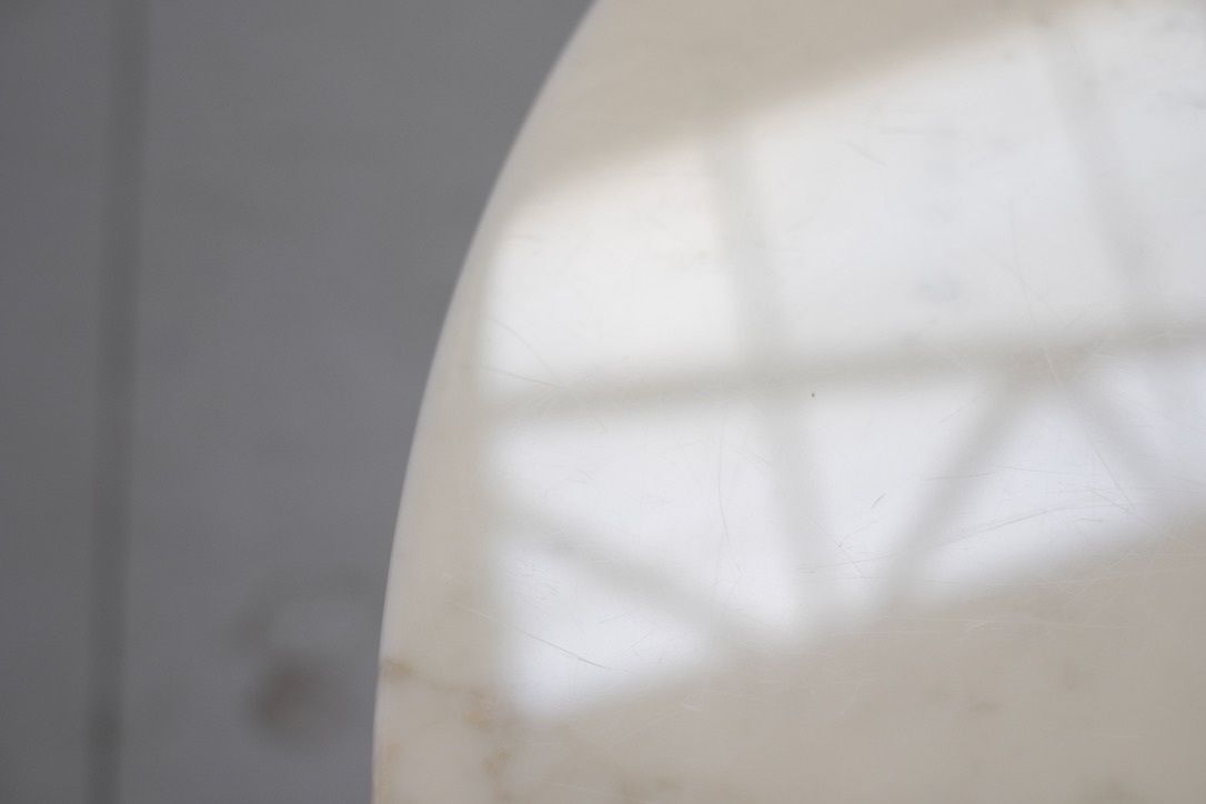 photo buy Dining Table Tulip Marble By Eero Saarinen For Knoll International.