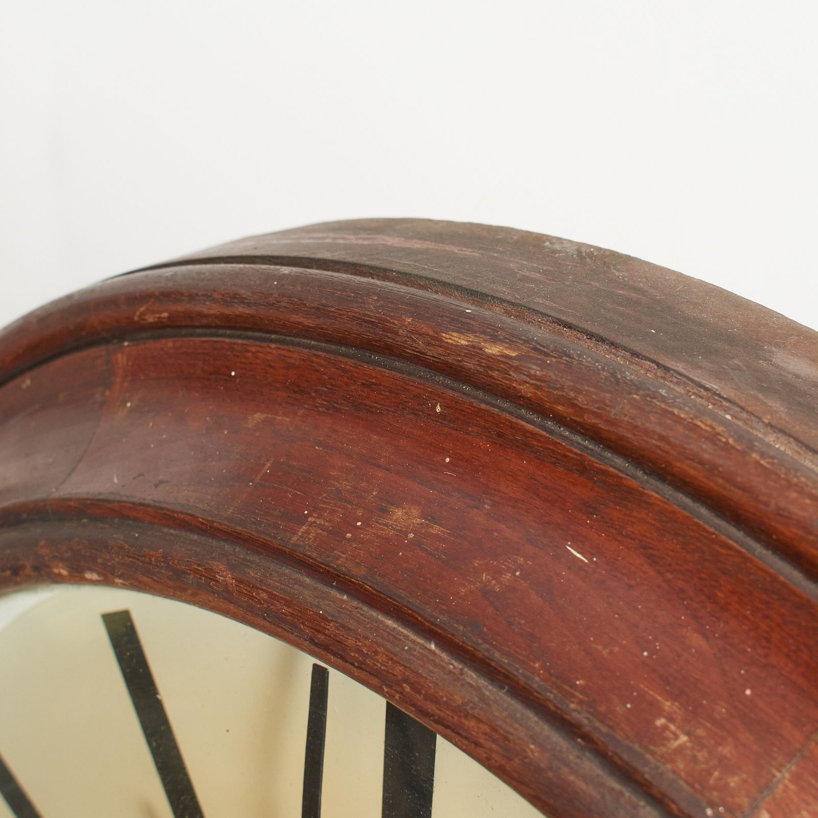 Large Antique Wooden Gents Of Leicester Station Wall Clock – E photo vinterior