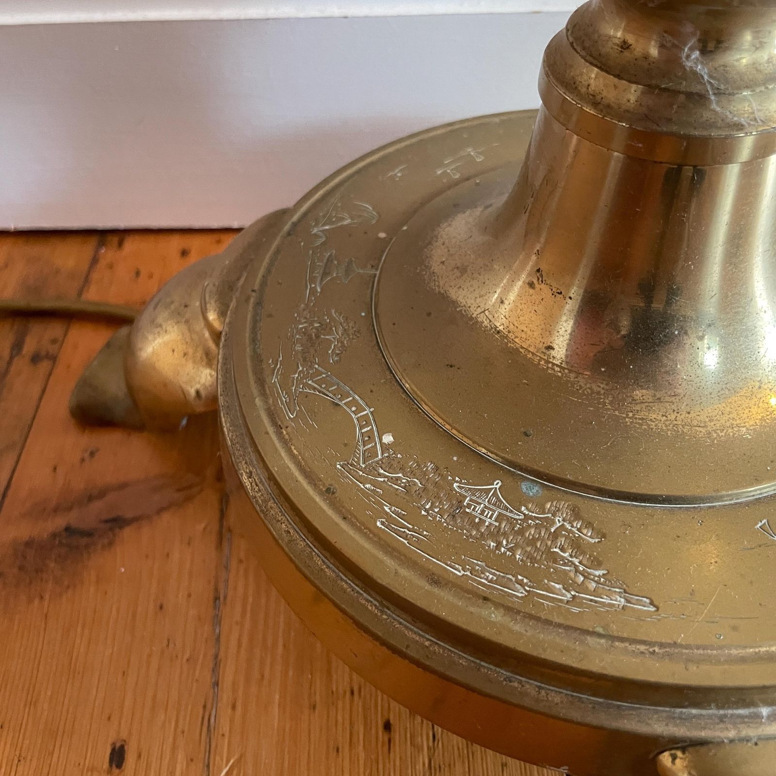 Antique Metal Brass Japanese Floor Lamp Gold Oriental Engraved Patterned Light Vintage Lighting 3 Feet photo vinterior