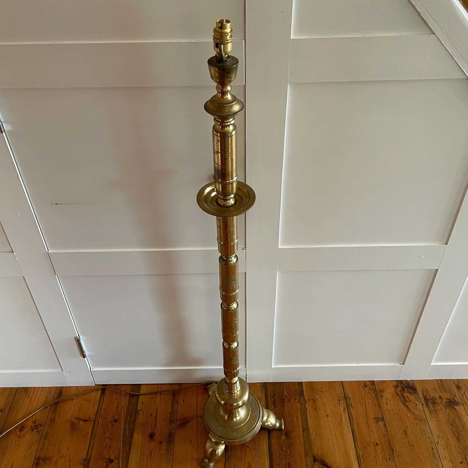 395.0 Antique Metal Brass Japanese Floor Lamp Gold Oriental Engraved Patterned Light Vintage Lighting 3 Feet photo