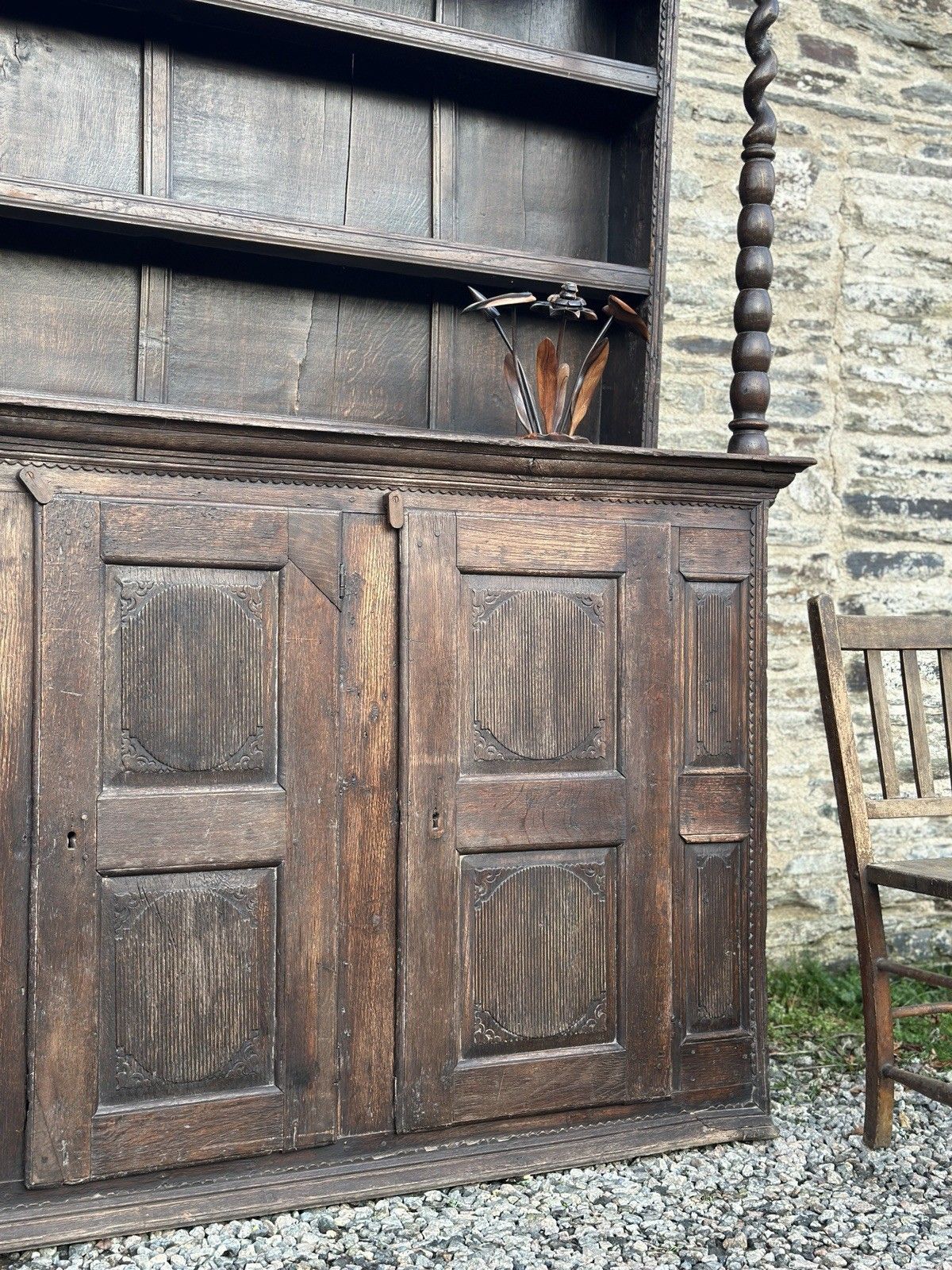 Special Early 17th Century English Oak Dresser With Barley Twist Supports photo vinterior