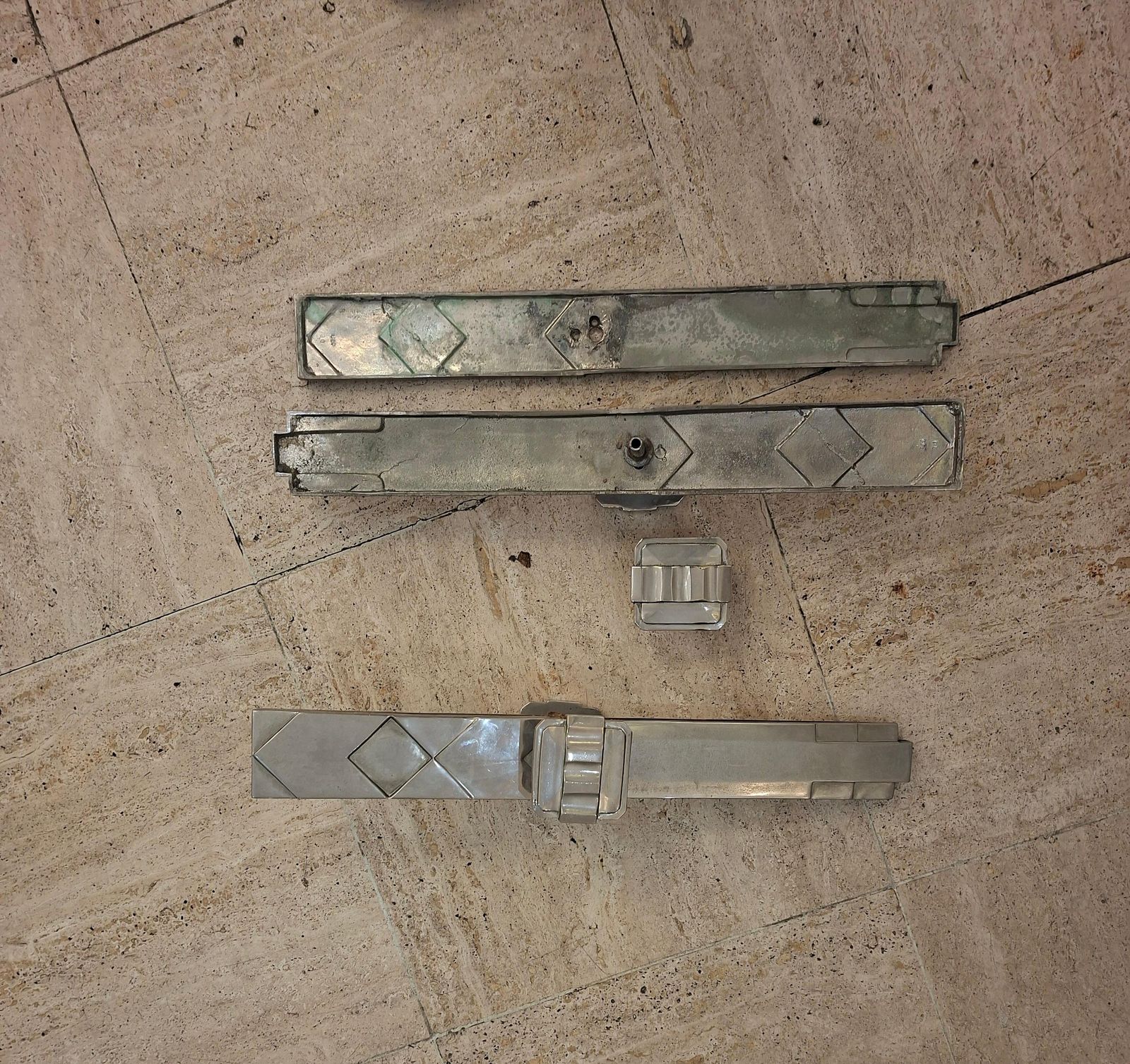 photo vinterior Pair Of Art Deco Silvered Bronze Door Handles