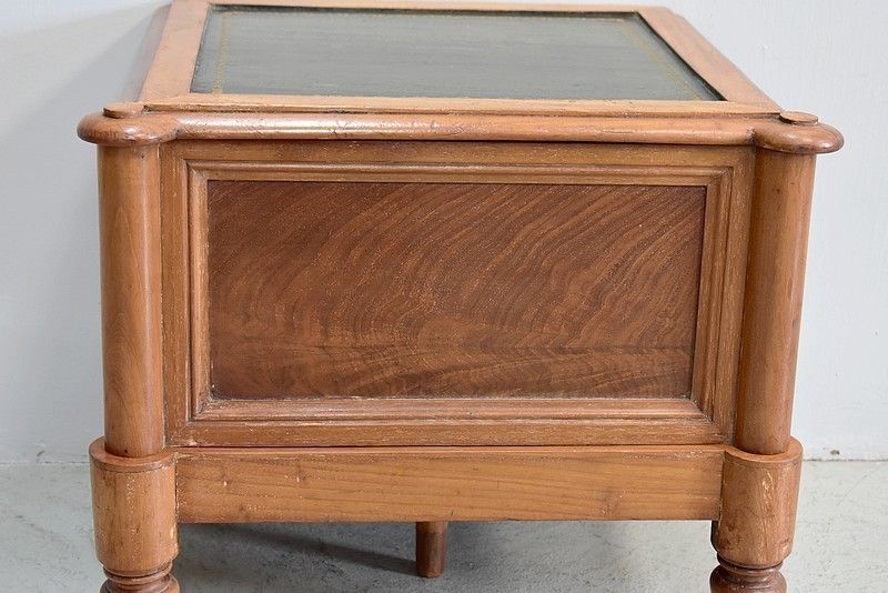 English Amenities 19th Century photo Furniture