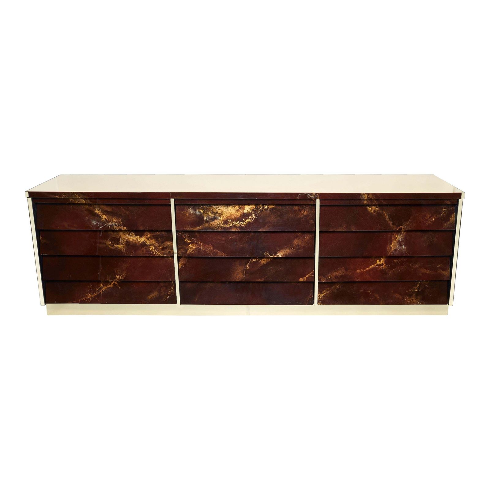 Buffet commode Maison Jansen en laque dorée et laiton, années 1970