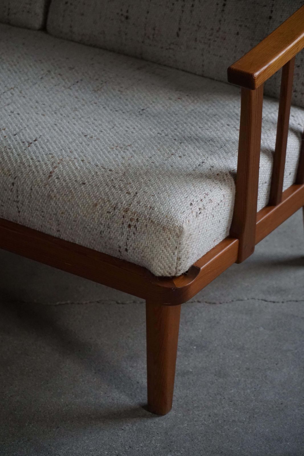 photo vinterior Mid 20th Century, Swedish Three Seater Sofa In Pine By Carl Malmsten, 1960s