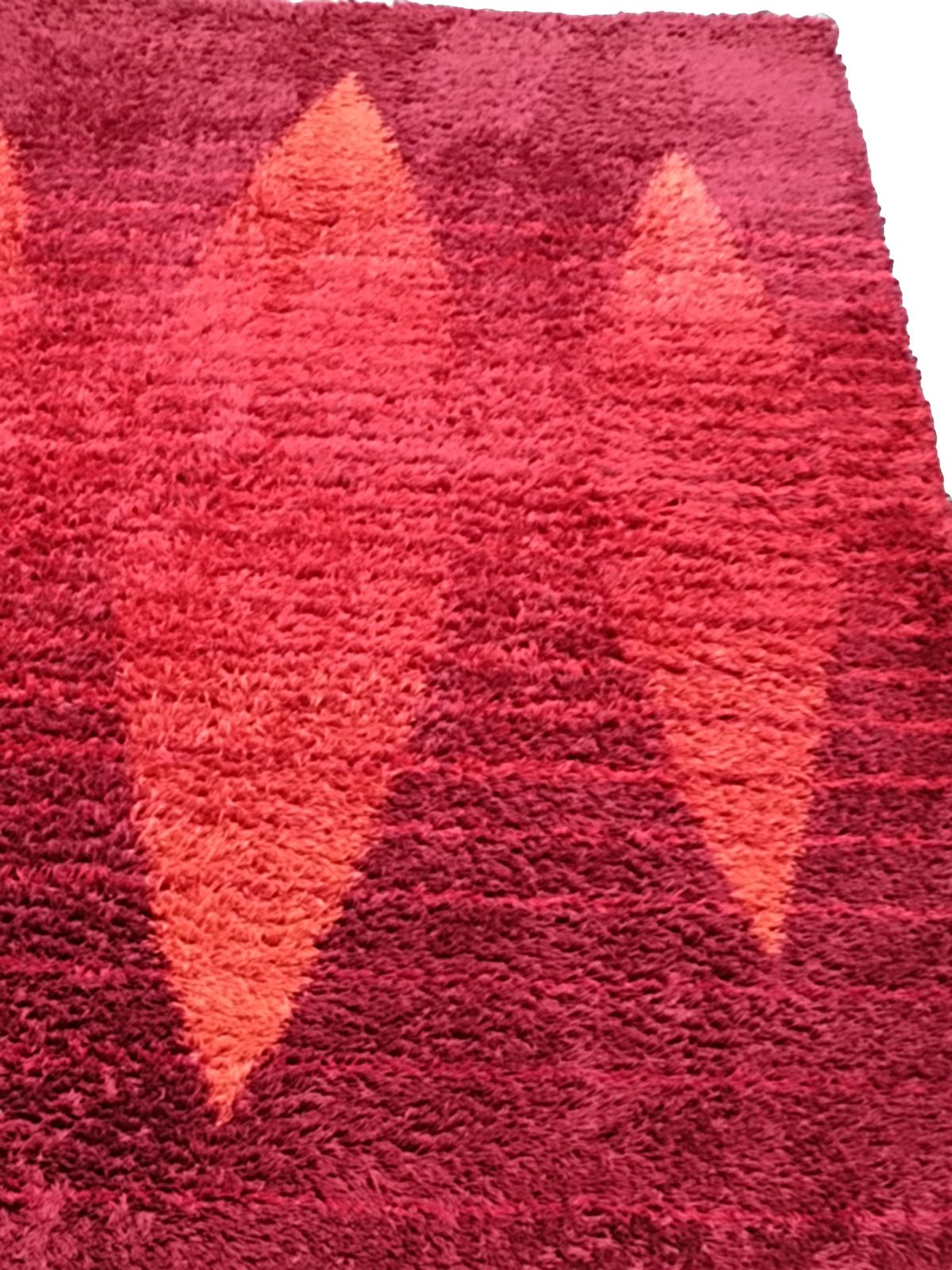 Red Geometric Rya Rug In Wool, Italy 1970s photo Textiles