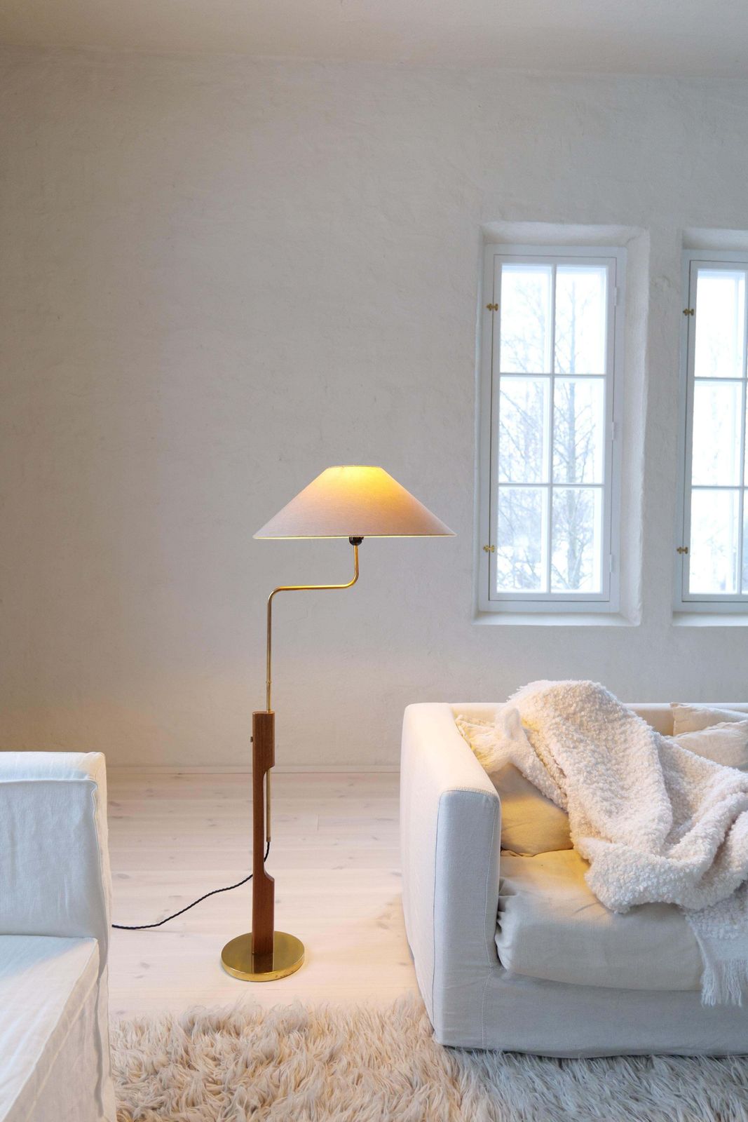 photo vinterior Midcentury Modern Floor Lamp, Teak And Brass Bergboms, Sweden, 1960s