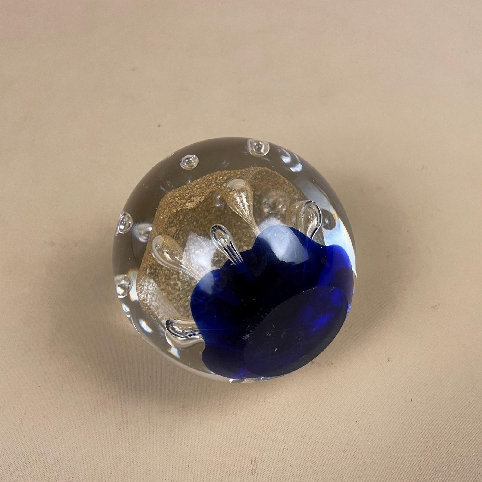 Art Glass Paperweight Blue Gold Bubble Hand Blown Mid Century Studio Glass Decorative Desk Object Display Round 8cm photo vinterior