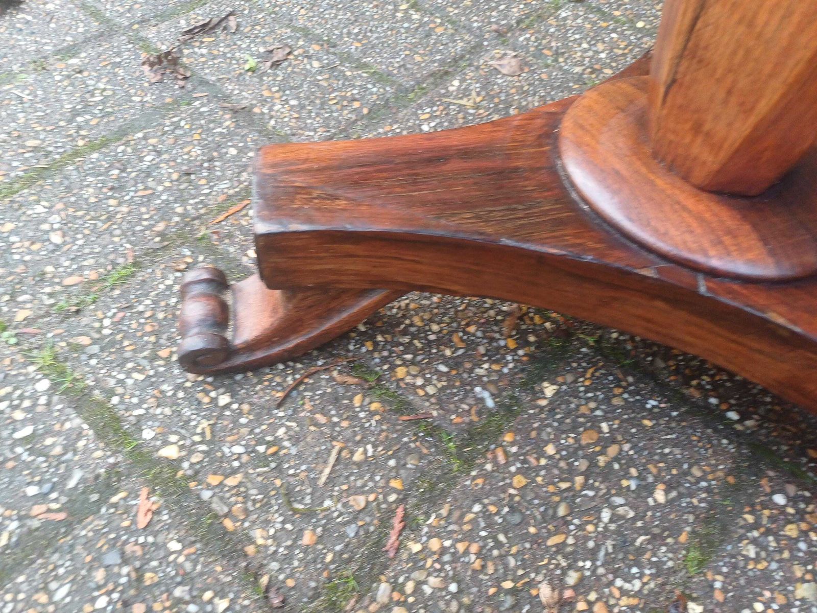 photo vinterior Victorian Rosewood Occasional Side Table Antique Column Stand Pedestal Table Vintage Elegant English Wine Lamp Hall Table