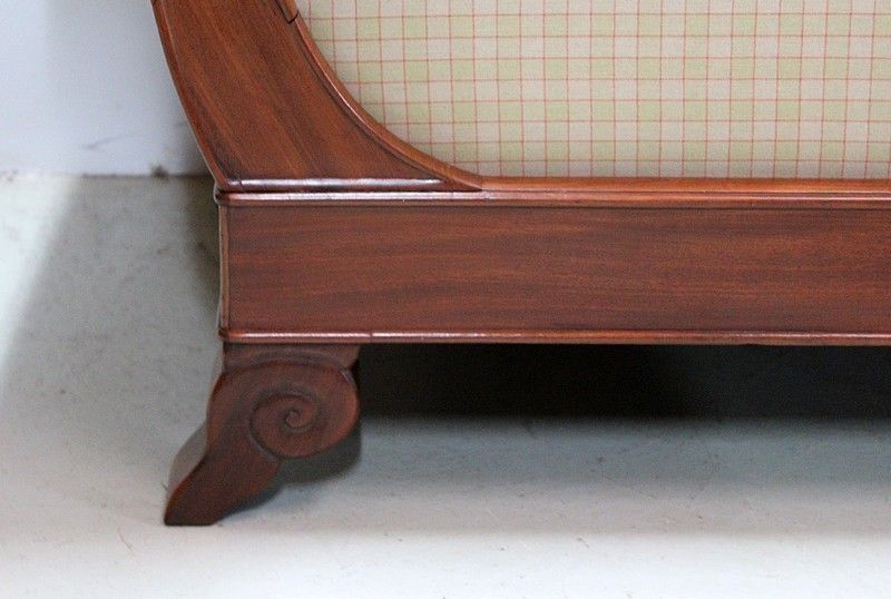 photo furniture Elegant Restoration Meridian, 19th Century