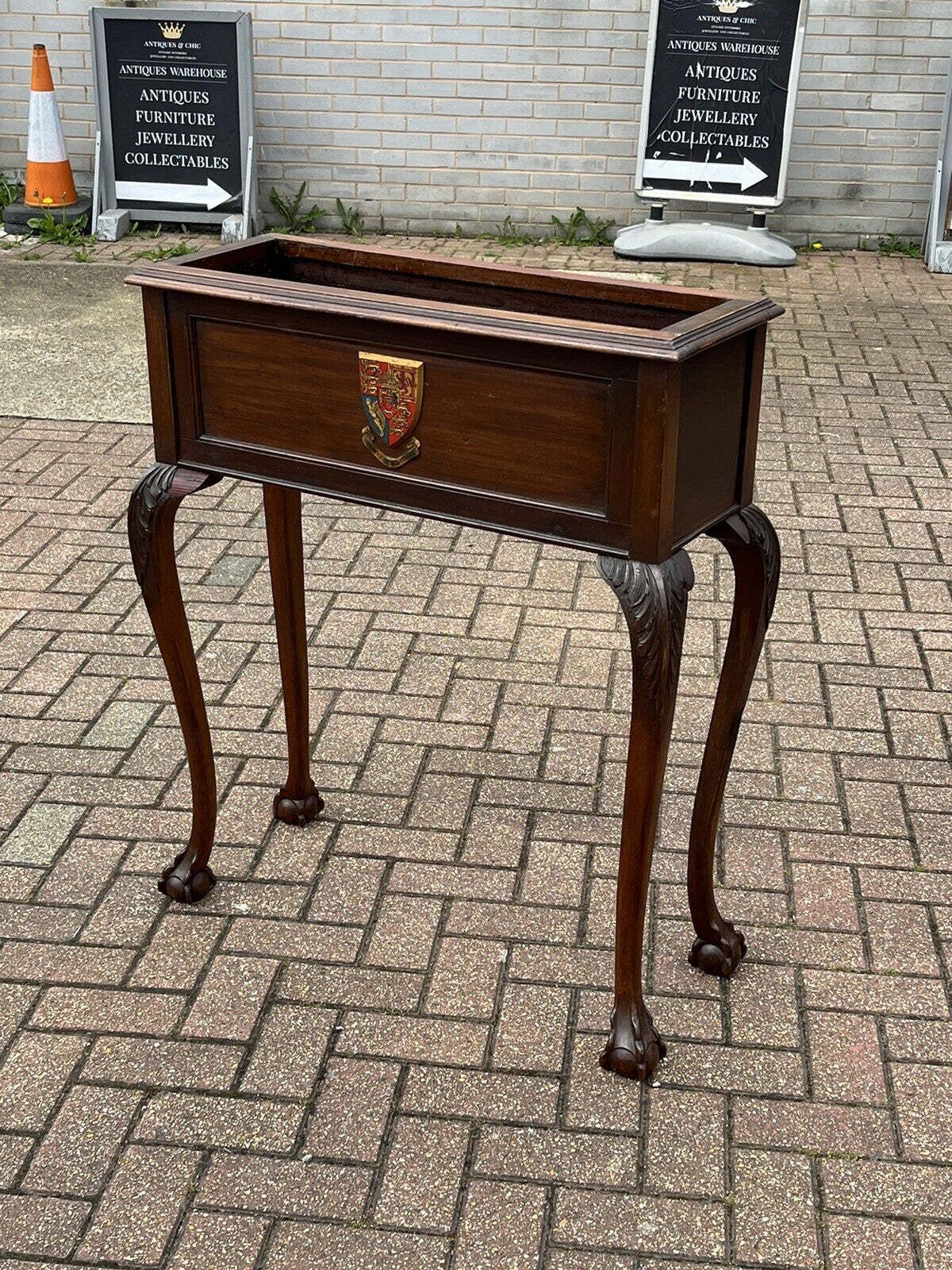 Garden Decor Edwardian Country House Mahogany Jardiniere Planter. photo