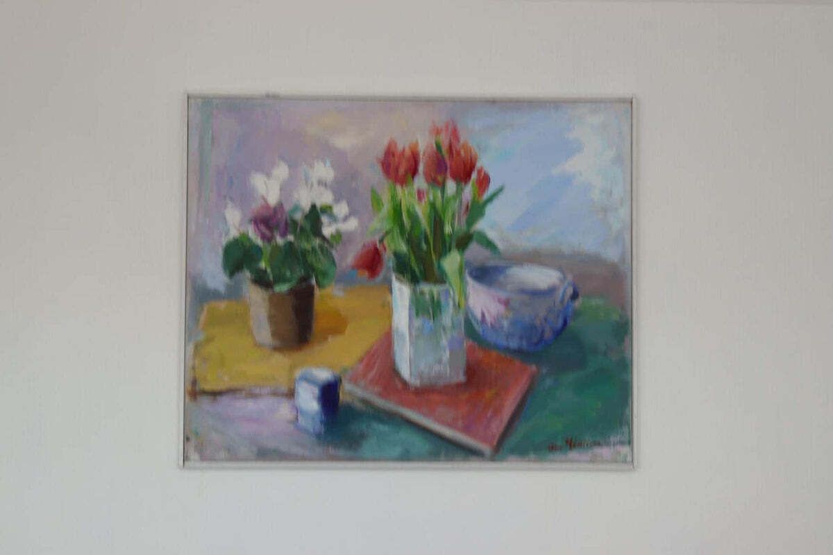 Original Mid Century Swedish Oil On Canvas – “Still Life With Tulips” By Ove Månsson – Vintage & Framed – 51 × 62 Cm (20.1" × 24.4") photo furniture