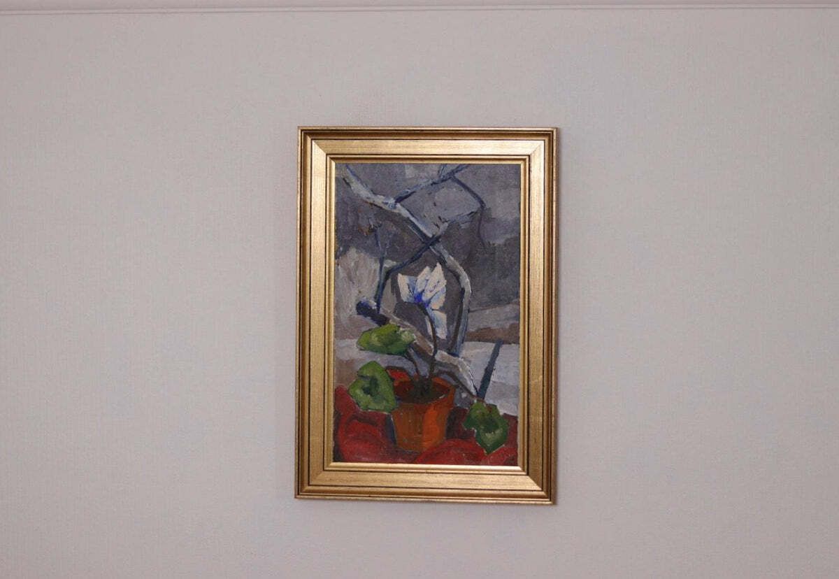 345.0 Original Swedish Oil On Canvas – “Winter Cyclamen” By Majken Bergvin (1922–2012) –1965 – Vintage & Framed – 62 × 43 Cm (24.4" × 16.9") photo