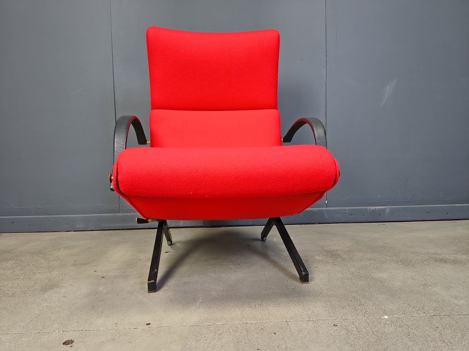 photo buy Vintage P40 Lounge Chair By Osvaldo Borsani For Tecno, 1960s