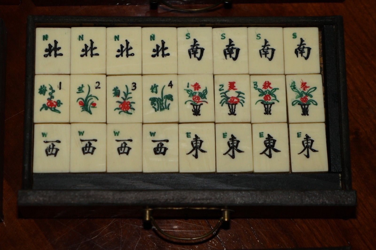 photo vintage Antique Mahjong Suite Circa 1940's Chinese Chinoiserie Dragon Design Must See