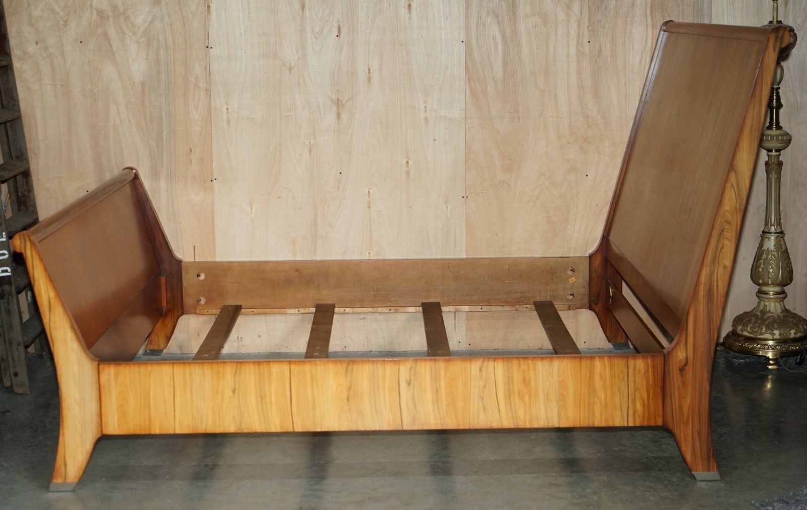 photo vinterior Emperor Size Robert Idol Design For Lane Home Furnishings Huge Bed Frame