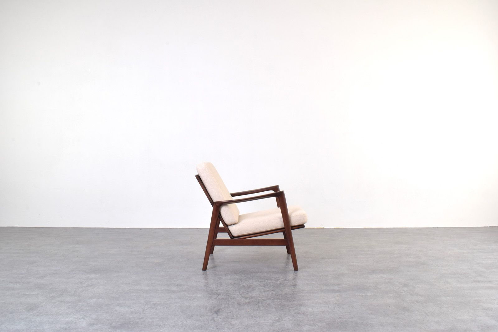 Mid Century Stefan Lounge Chairs, 1960s, Set Of 2 photo buy