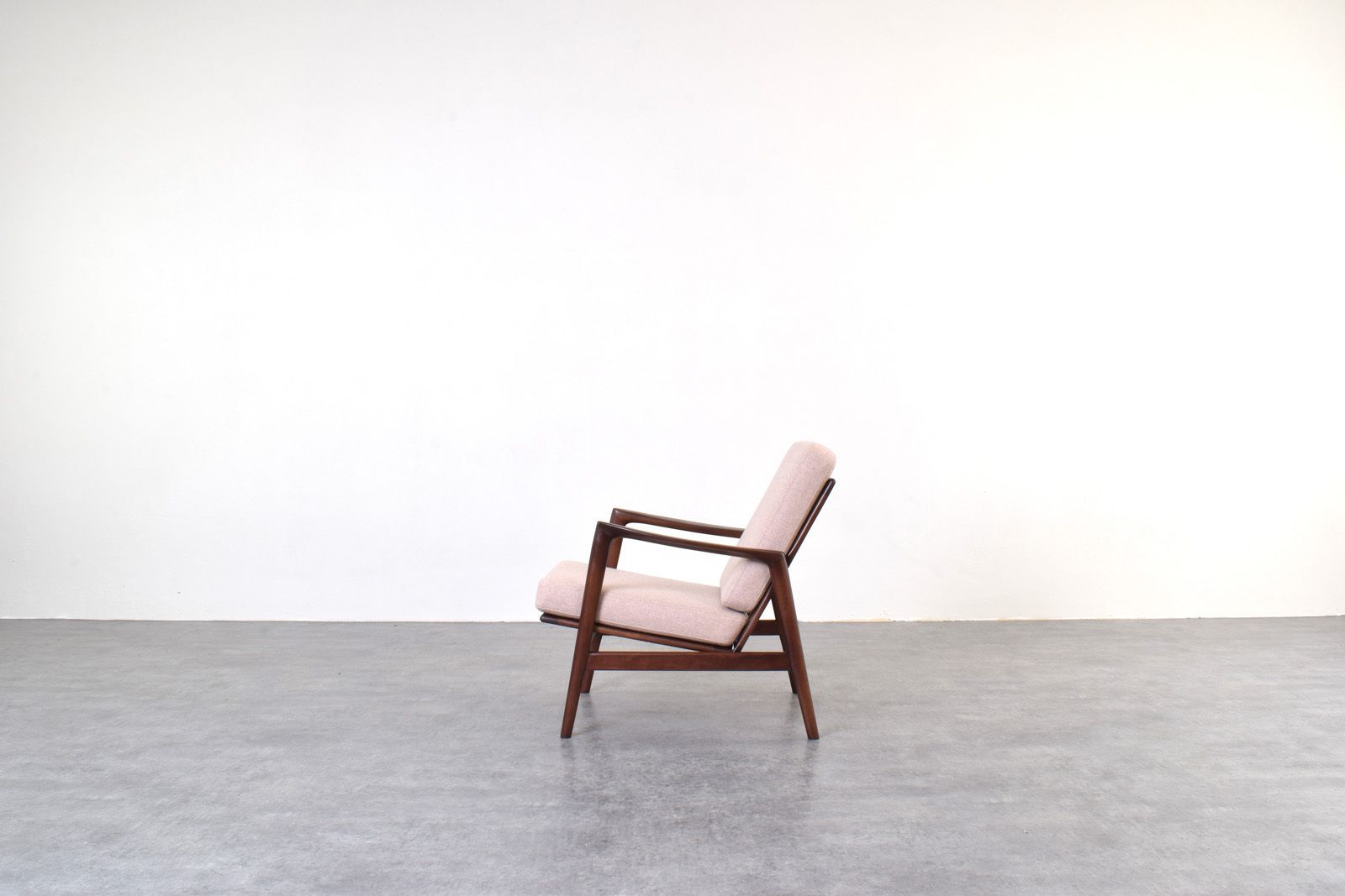 Mid Century Stefan Lounge Chairs, 1960s, Set Of 2 photo vintage