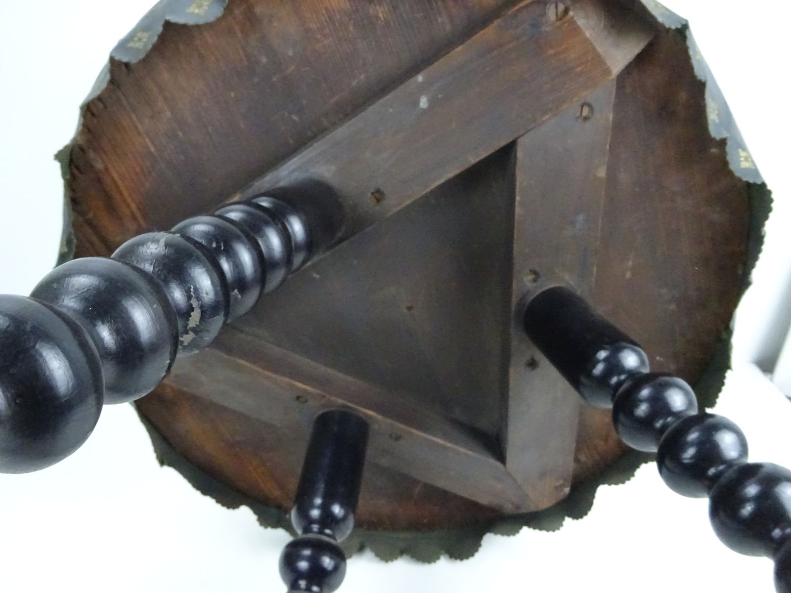 Victorian Ebonised Baize Top Bobbin Gypsy Table photo 350.0