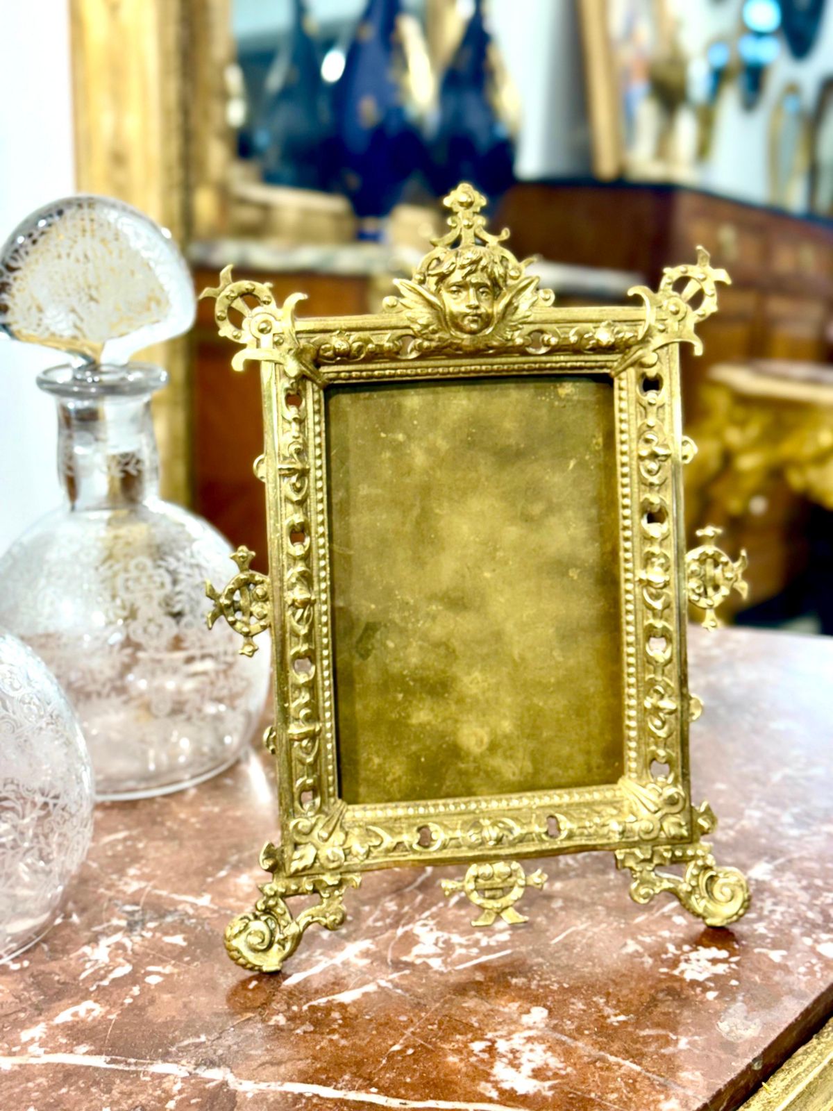 photo vintage Ornate 19th Century Gilt Bronze Tabletop Frame With Cherub Motif
