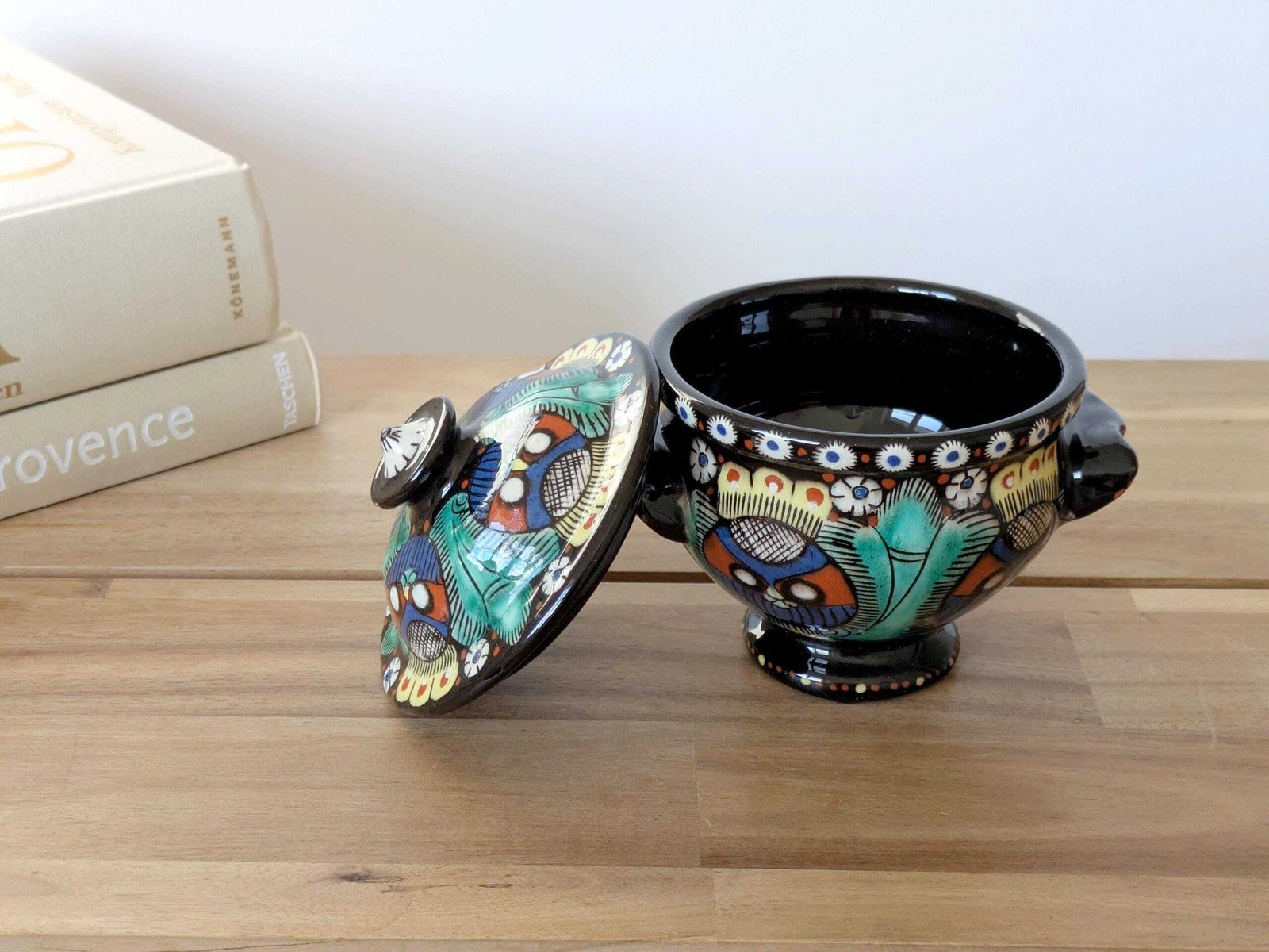 Early 20th Century Arts & Crafts Majolica Pedestal Lidded Box, Thoune Switzerland, Satisfactory photo for sale