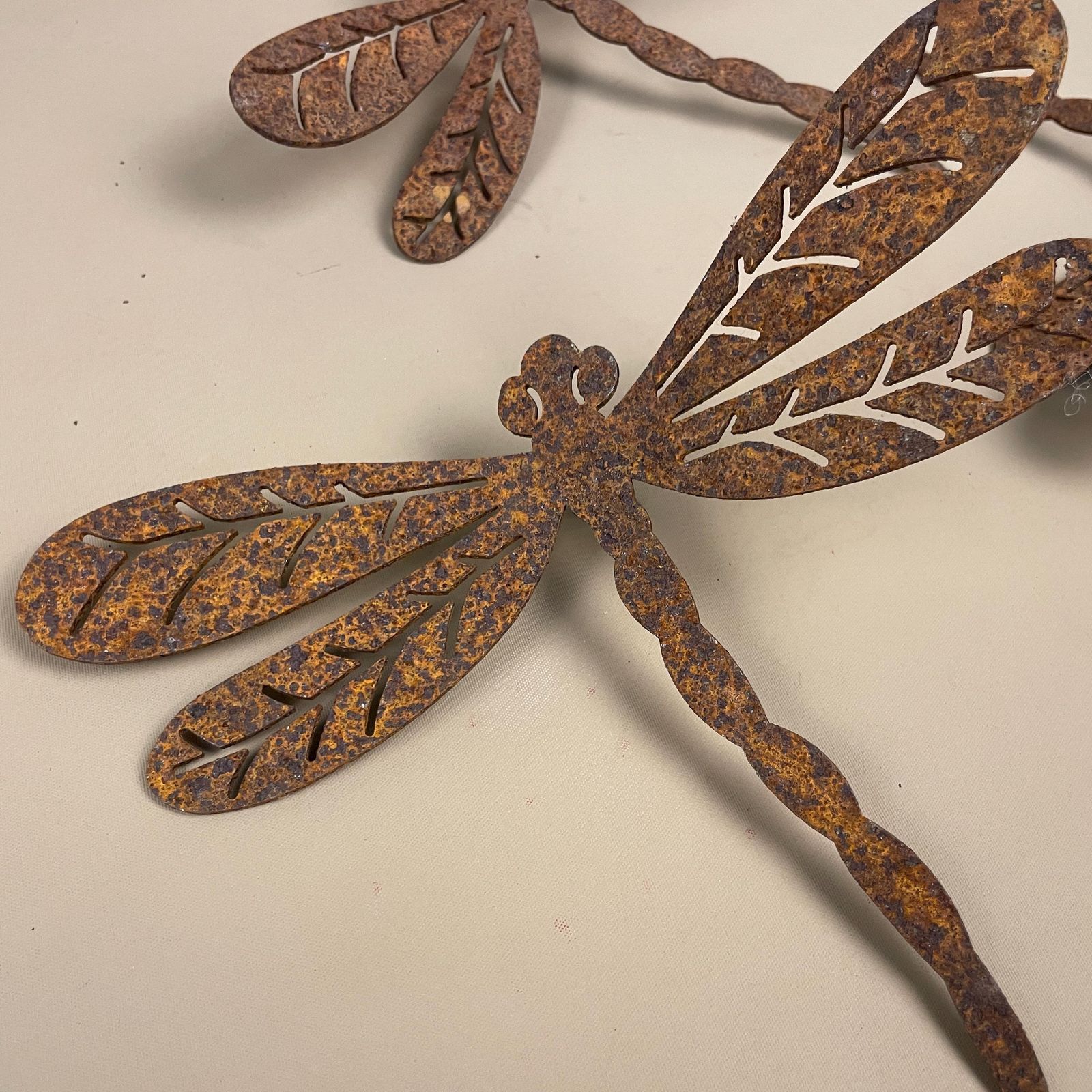 Rustic Metal Dragonfly Garden Decor Set Of 3 Weathered Outdoor Art Wall Sculpture Patio Yard Ornament Insect Summer photo furniture