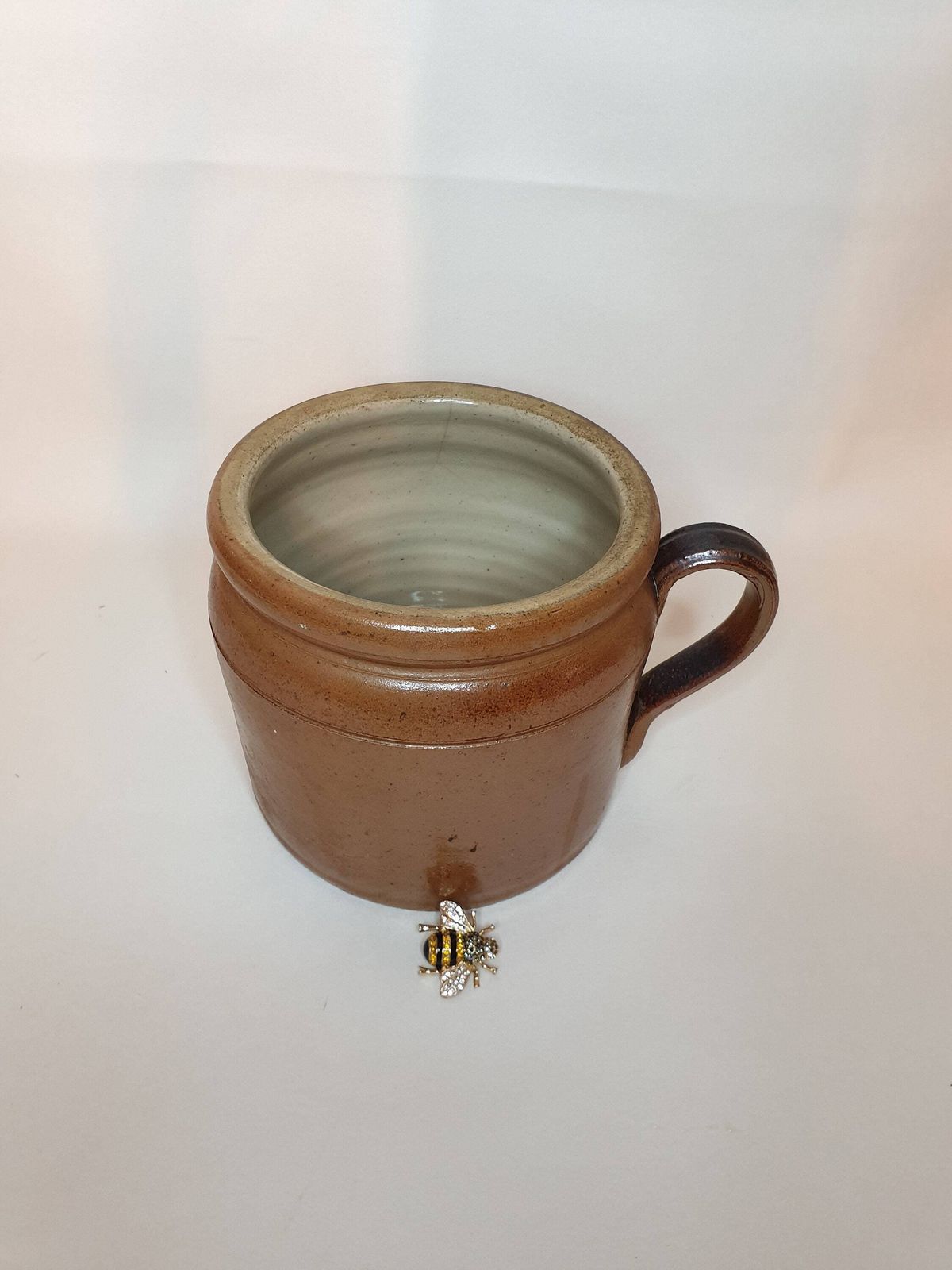 Franse stoneware kruik, rustieke boerenkeukendecoratie, confit pot photo furniture